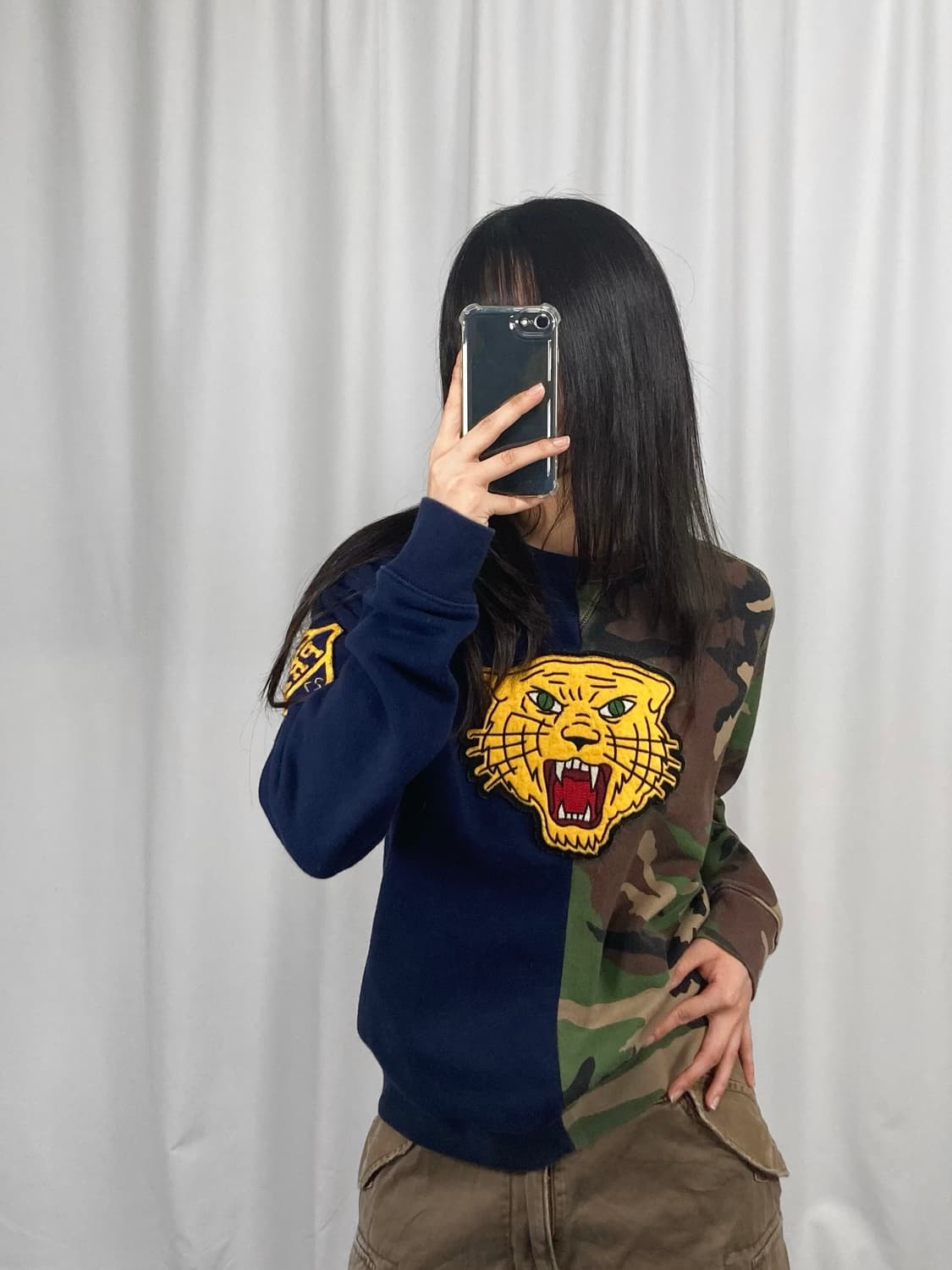 폴로 타이거 패치 맨투맨 상품이미지1