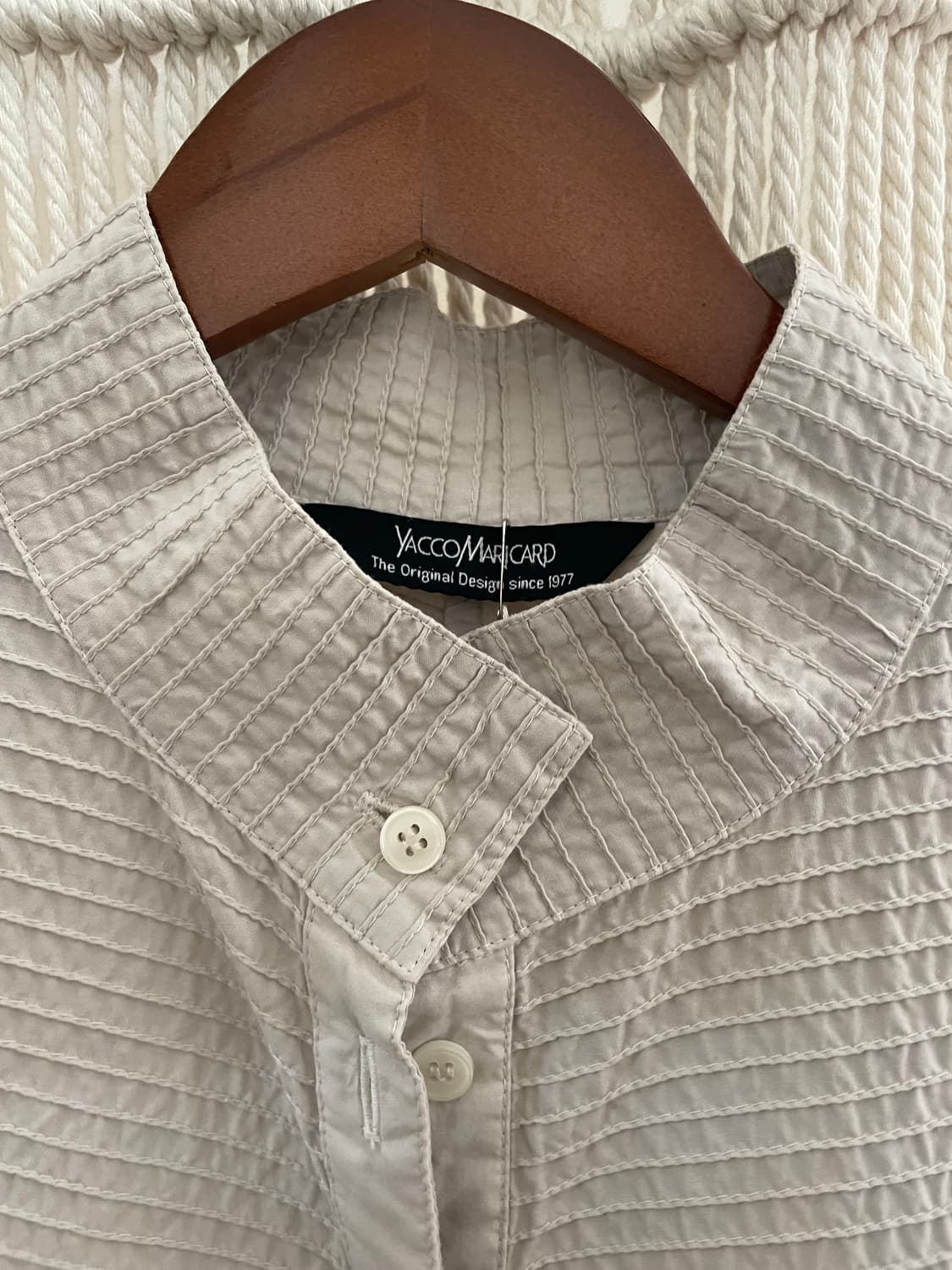 아이보리 엠보 텍스처 셔츠 상품이미지3