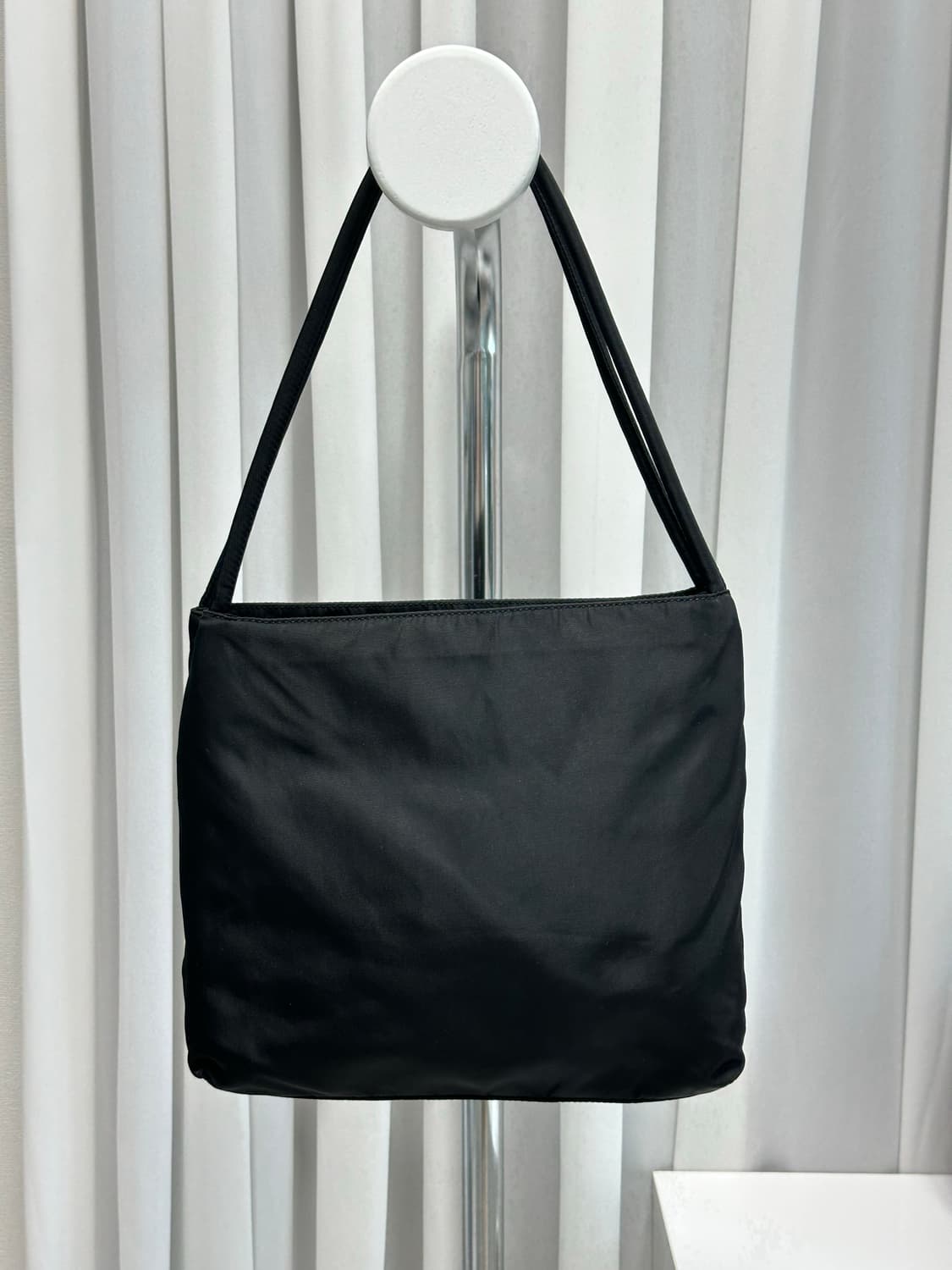 [정품] Prada 프라다 포코노 클래식 나일론 숄더백 블랙 상품이미지2