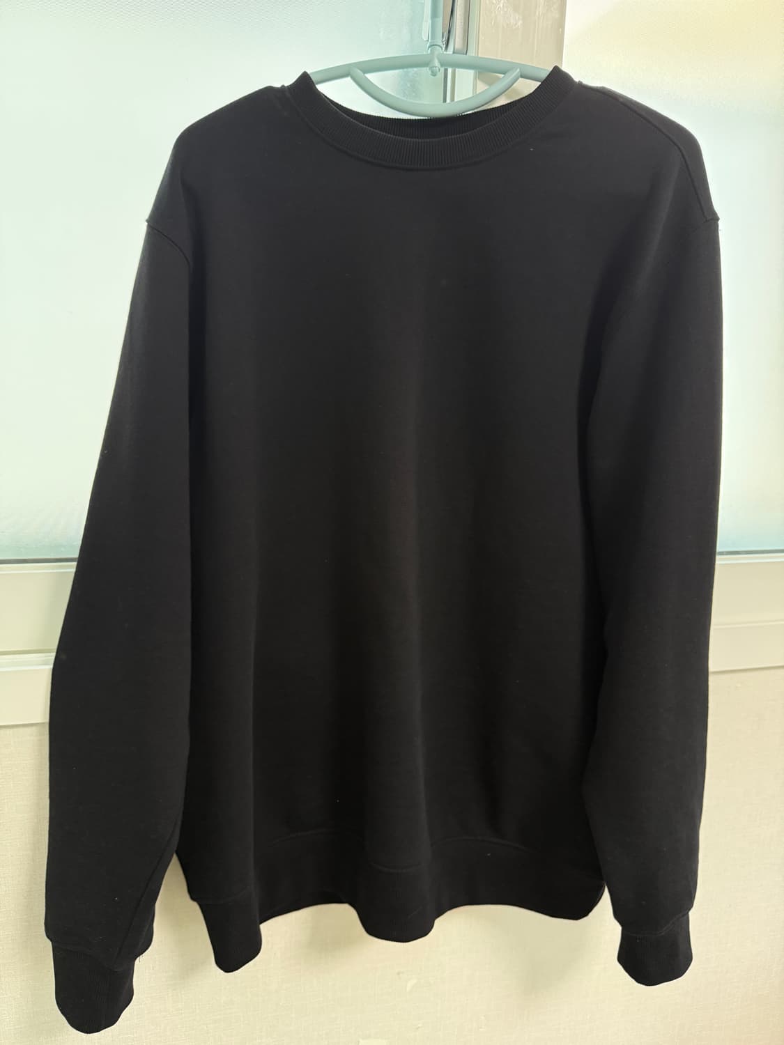 지오다노 검정 공용 맨투맨 1회착용 상품이미지3