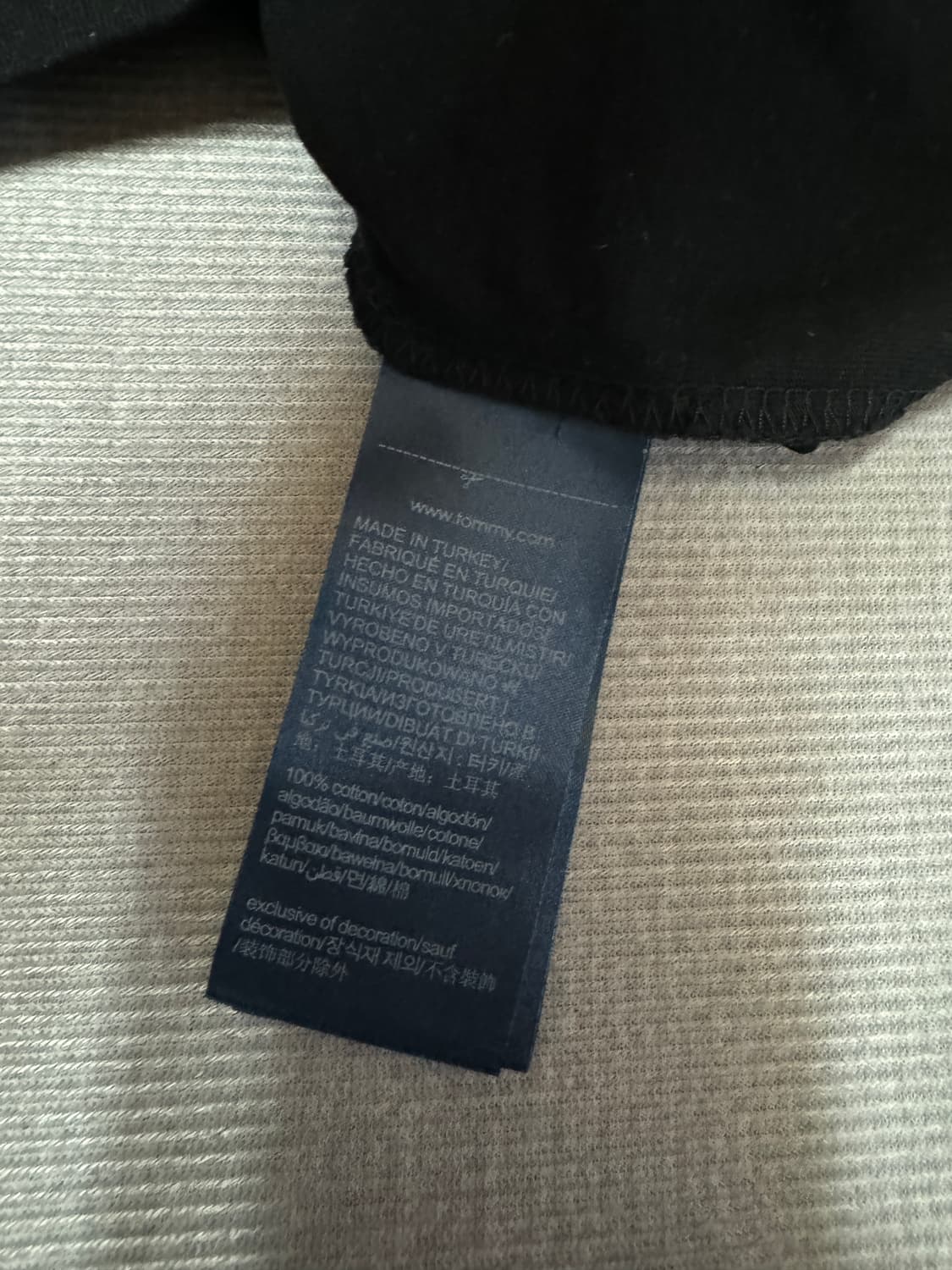 여) 타미힐피거 블랙 로고 반팔티 상품이미지4