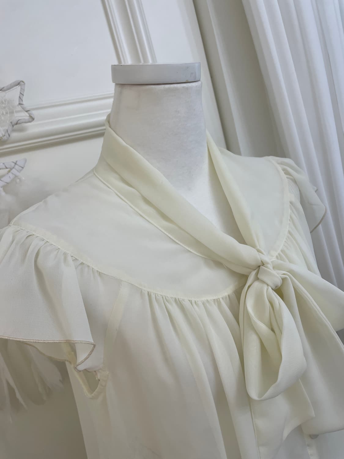 ivory shirring bow lovely blouse(size-M) 상품이미지9