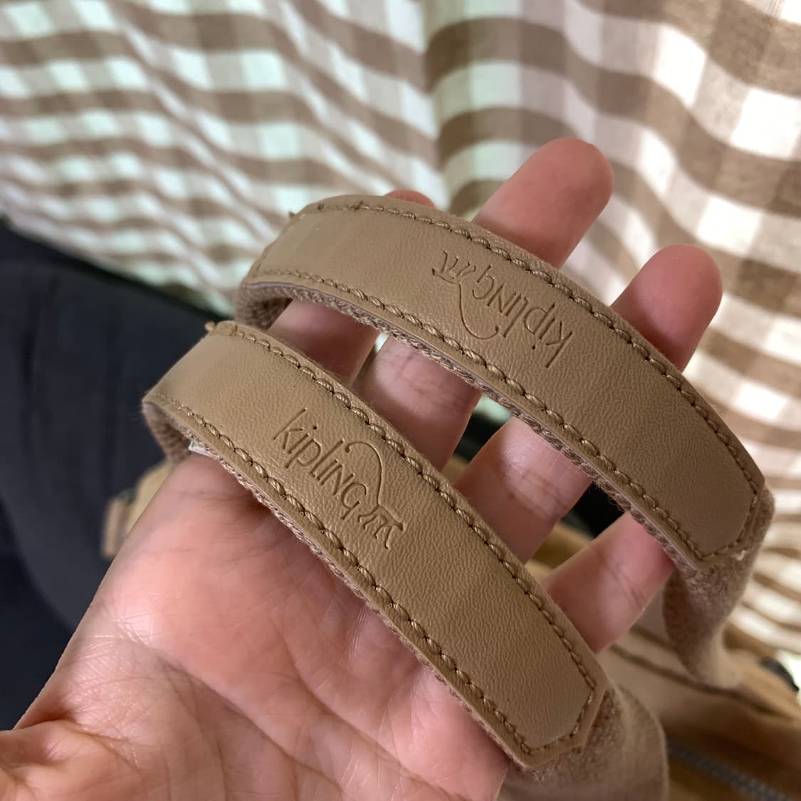 키플링 베이지색 가방 상품이미지4