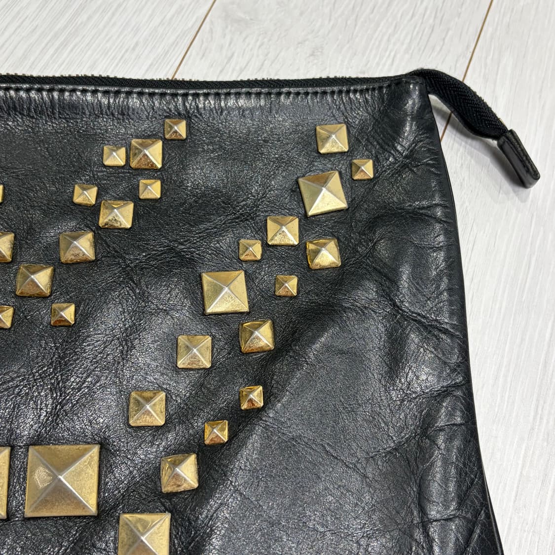 준야 와타나베 스터드 파우치 상품이미지2