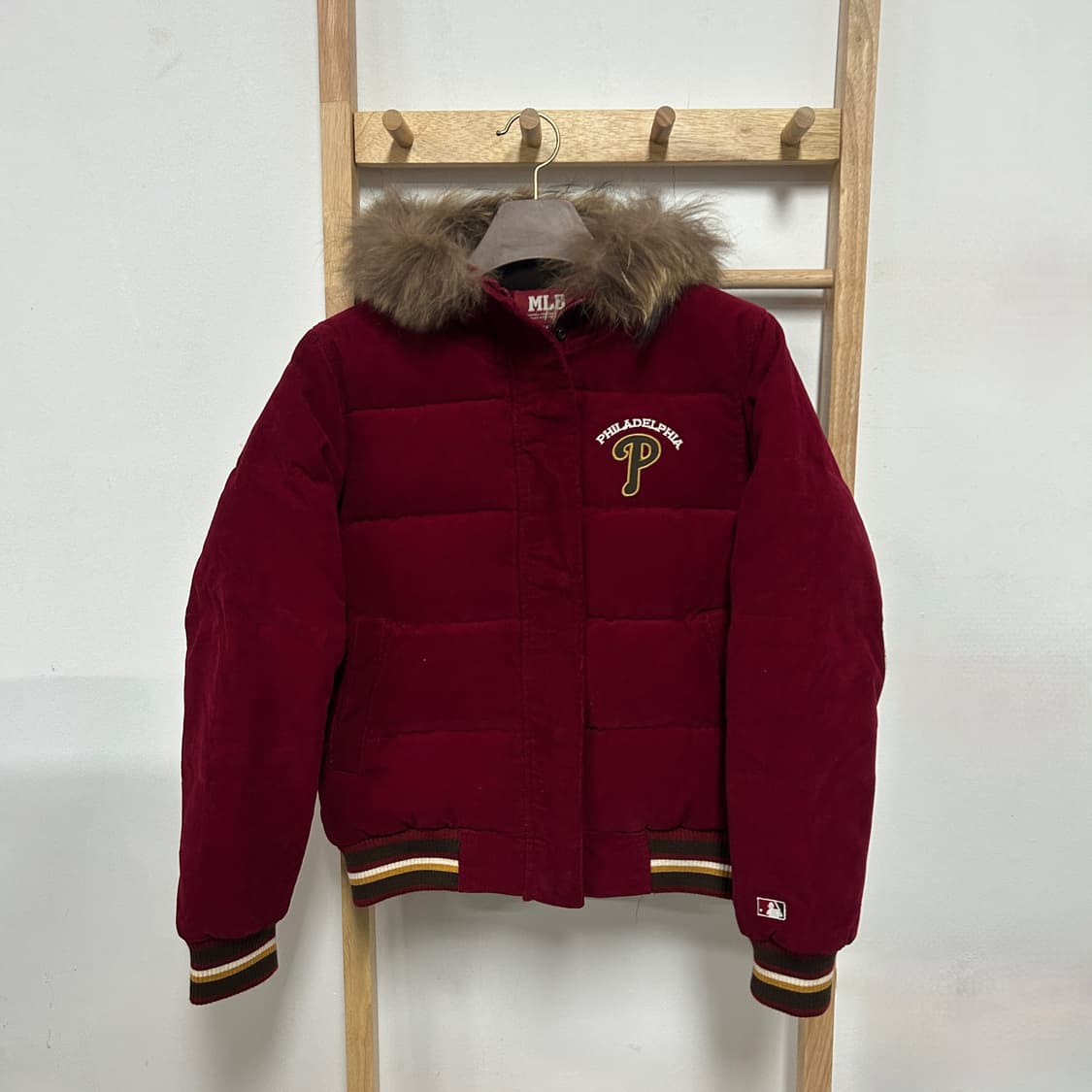 MLB 필라델피아 필리스 덕다운 코듀로이 푸퍼 자켓 울프죠 상품이미지2