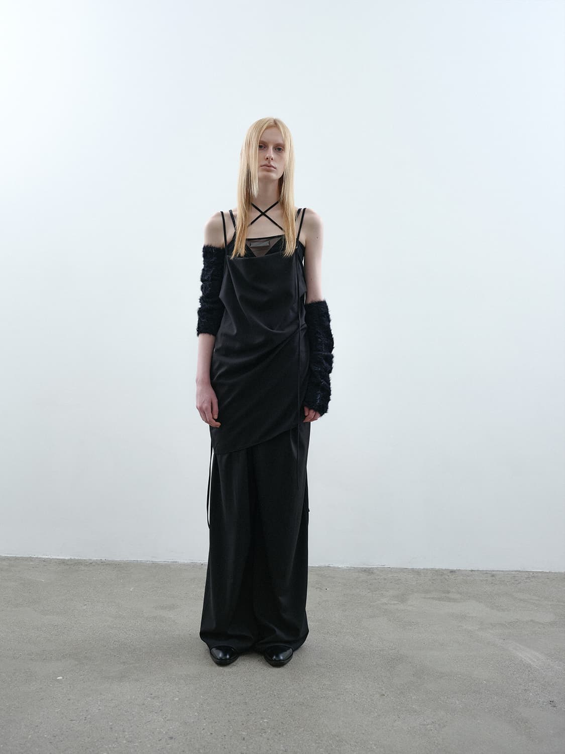 낫띵에브리띵 백리스 스트랩 드레스 backless strap dress 상품이미지1