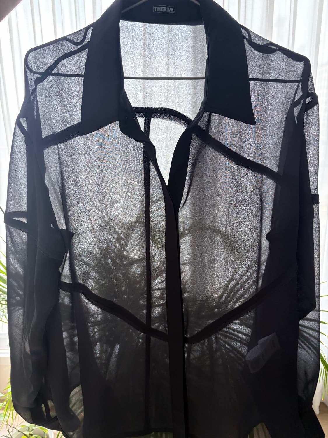 더일마 THEILMA 절개 패널 셔츠 블랙 상품이미지1