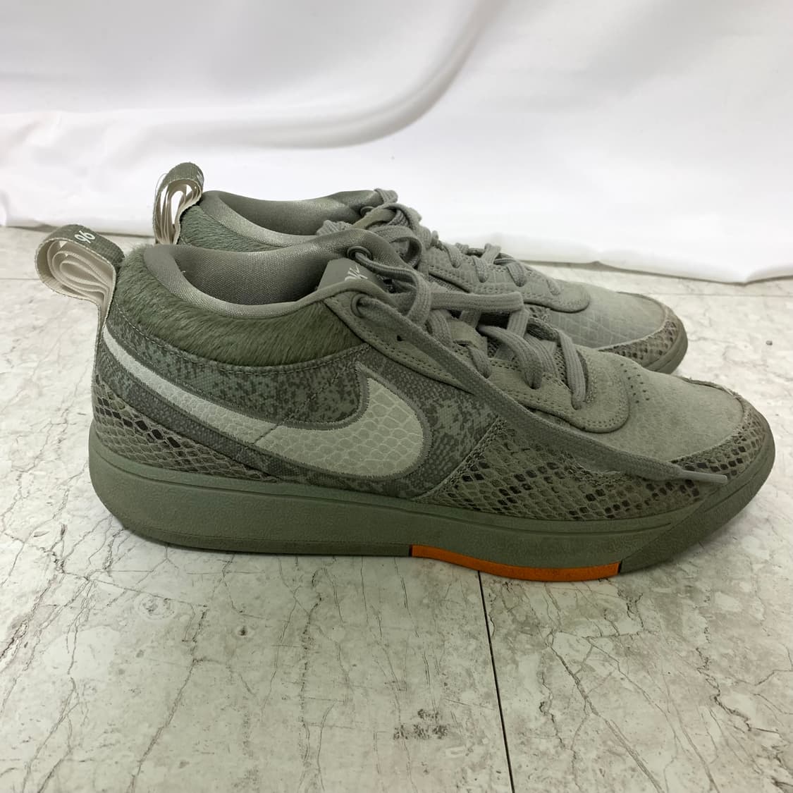 나이키 96 스니커즈 운동화 275mm 올리브 그레이 상품이미지2