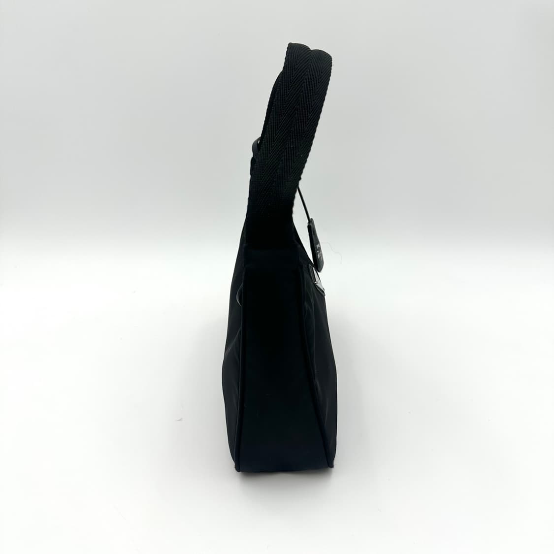 프라다 블랙 테수토 2000 리에디션 호보백 상품이미지5