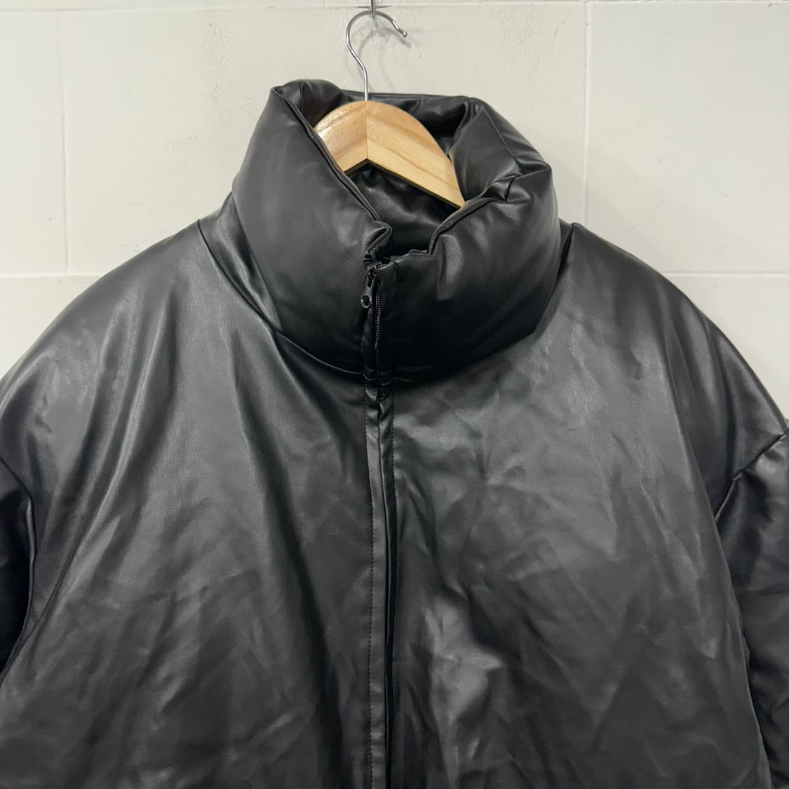 스탠다드에러 레더 패딩 상품이미지2