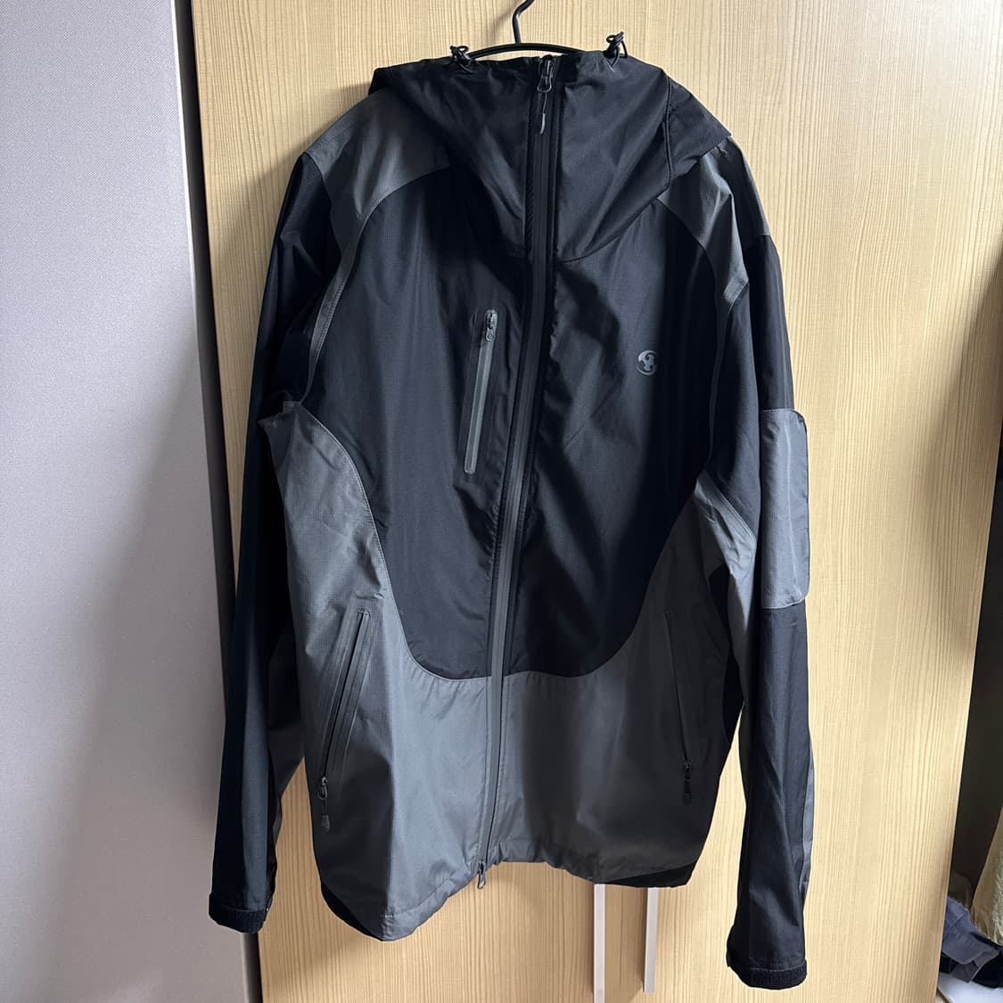 [3] 산산기어 2.5L 바람막이 자켓 블랙 상품이미지1