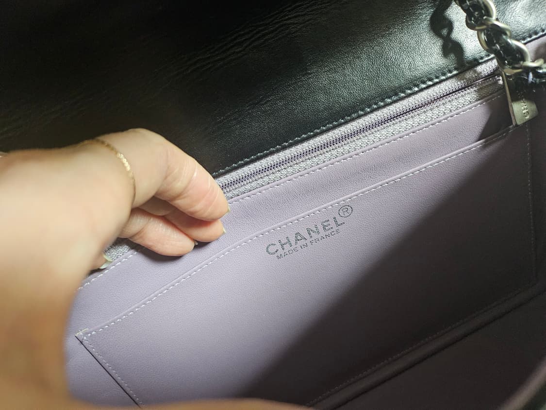 샤넬 6번대 페이던트 레더 클래식 미디엄 은장 상품이미지6