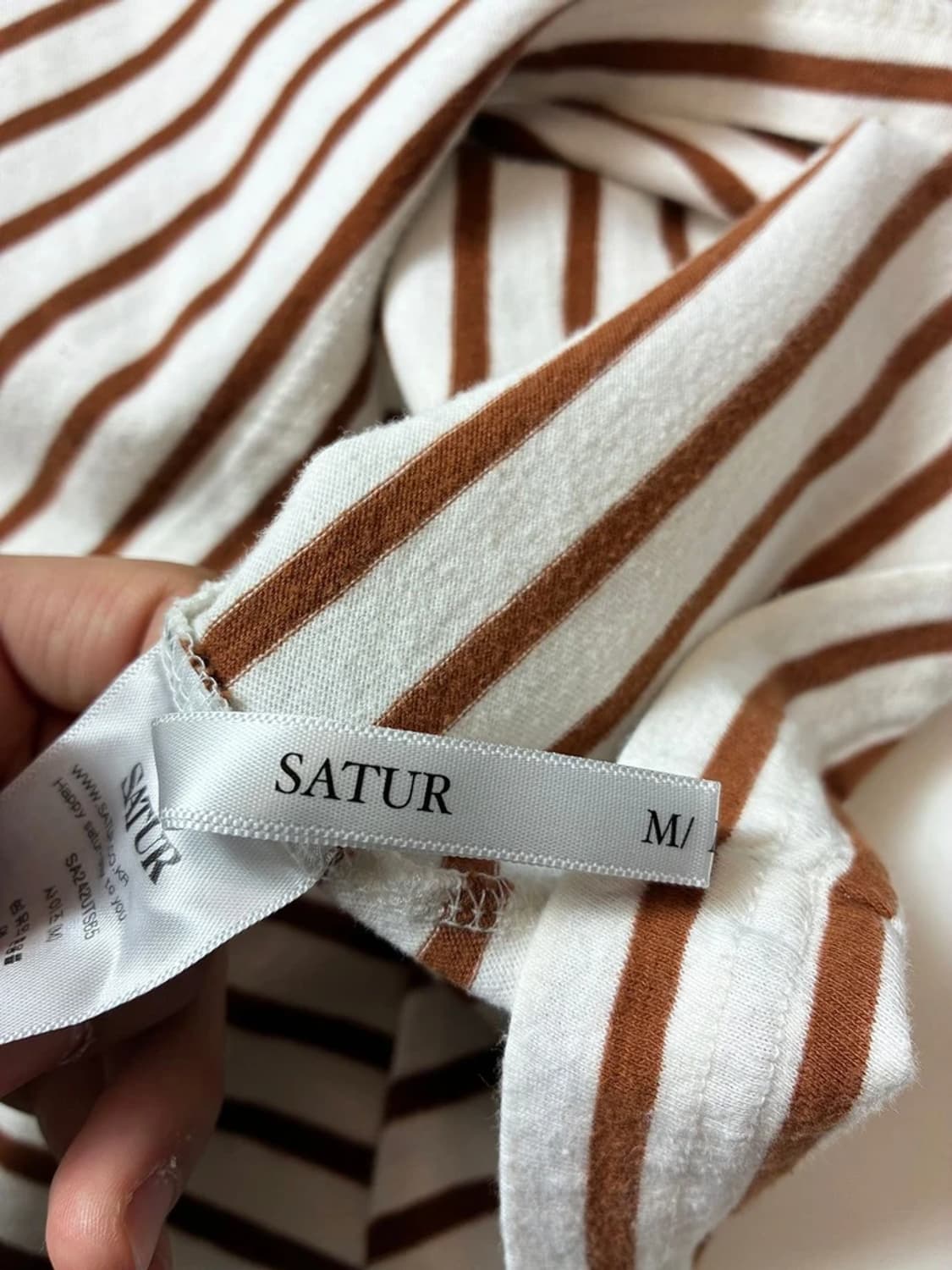 세터 SATUR 24ss 스트라이프 올데이 반팔 티셔츠 PN8594 상품이미지8