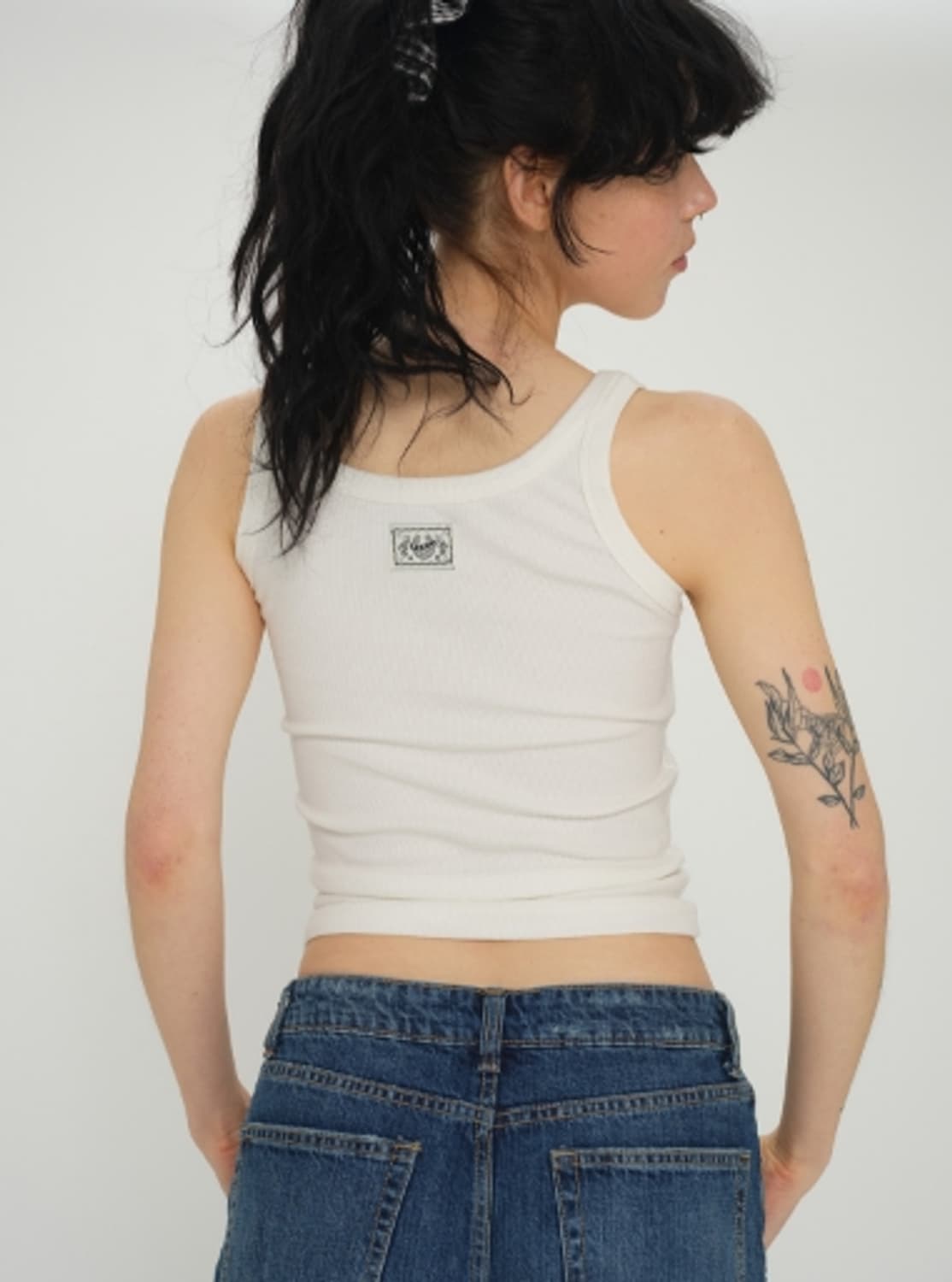 EIREVE GRAPHIC SLEEVELESS (CHERRY) 상품이미지7