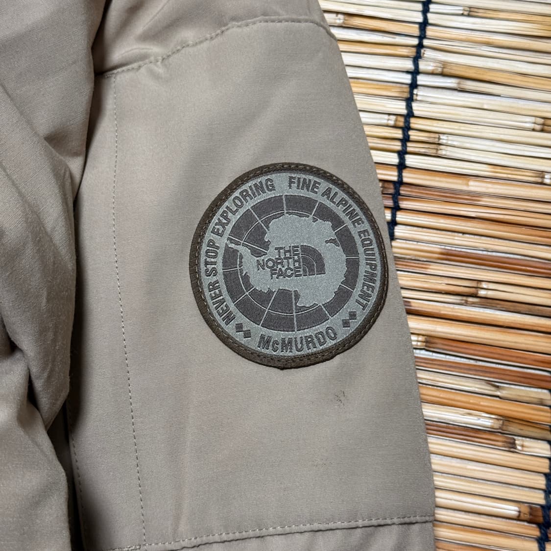 노스페이스 베이지 맥머도 패딩 2xl  상품이미지4