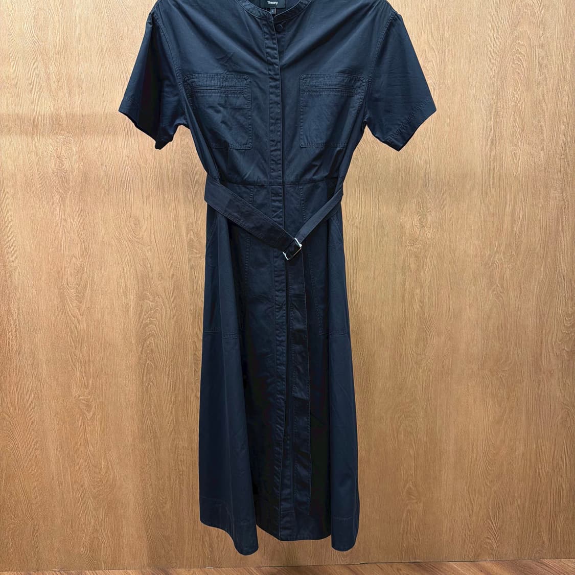 띠어리 반팔 롱원피스 스탠드 카라 허리 스트랩 체스트 포켓 디테일 블랙 상품이미지5