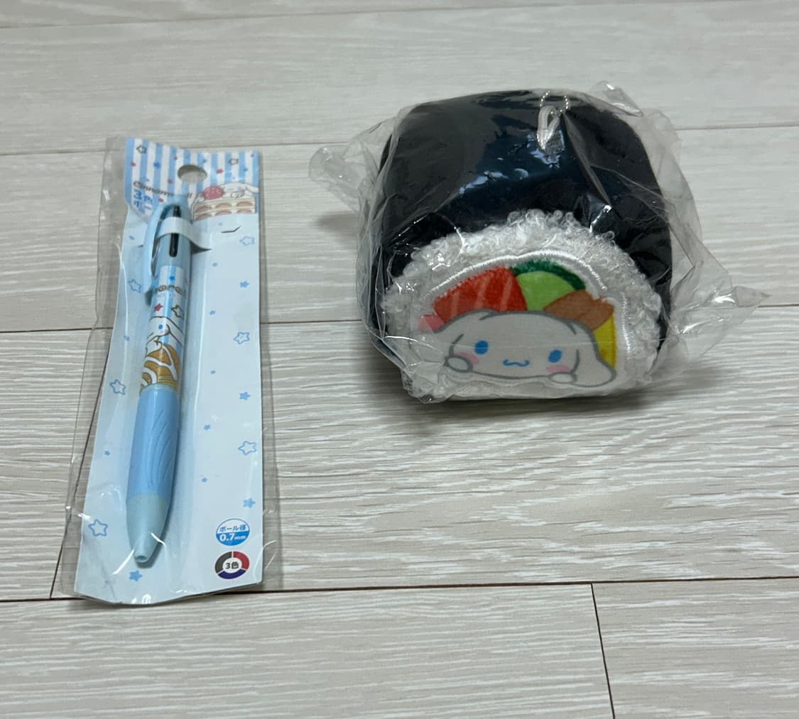 시나모롤 김밥 키링 + 3색 볼펜 일괄 상품이미지1
