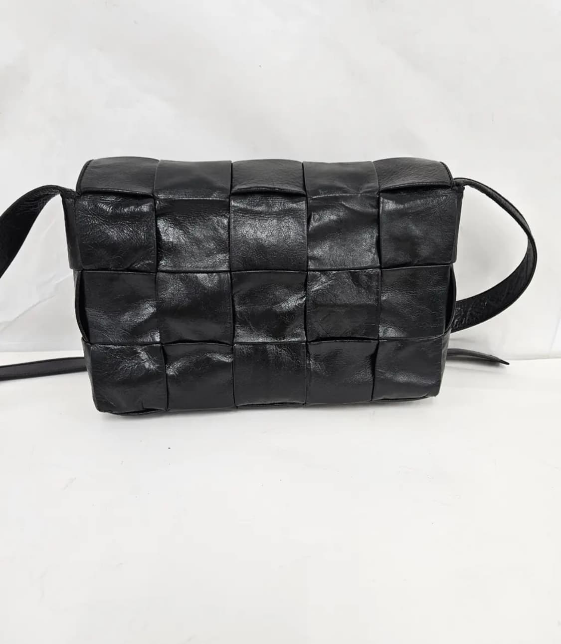 보테가베네타 카세트백 검정 상품이미지1