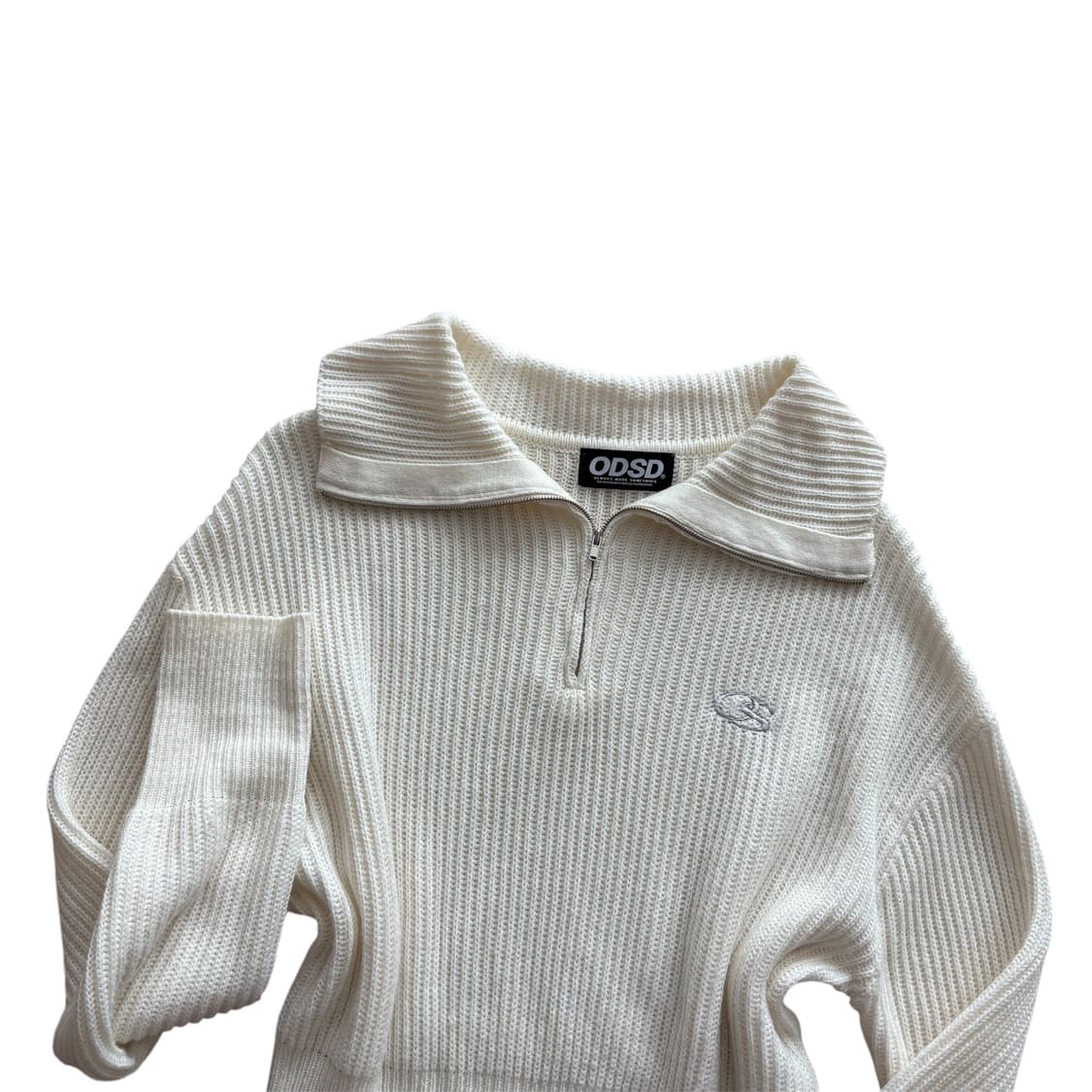 오드스튜디오 반집업 니트 상품이미지2