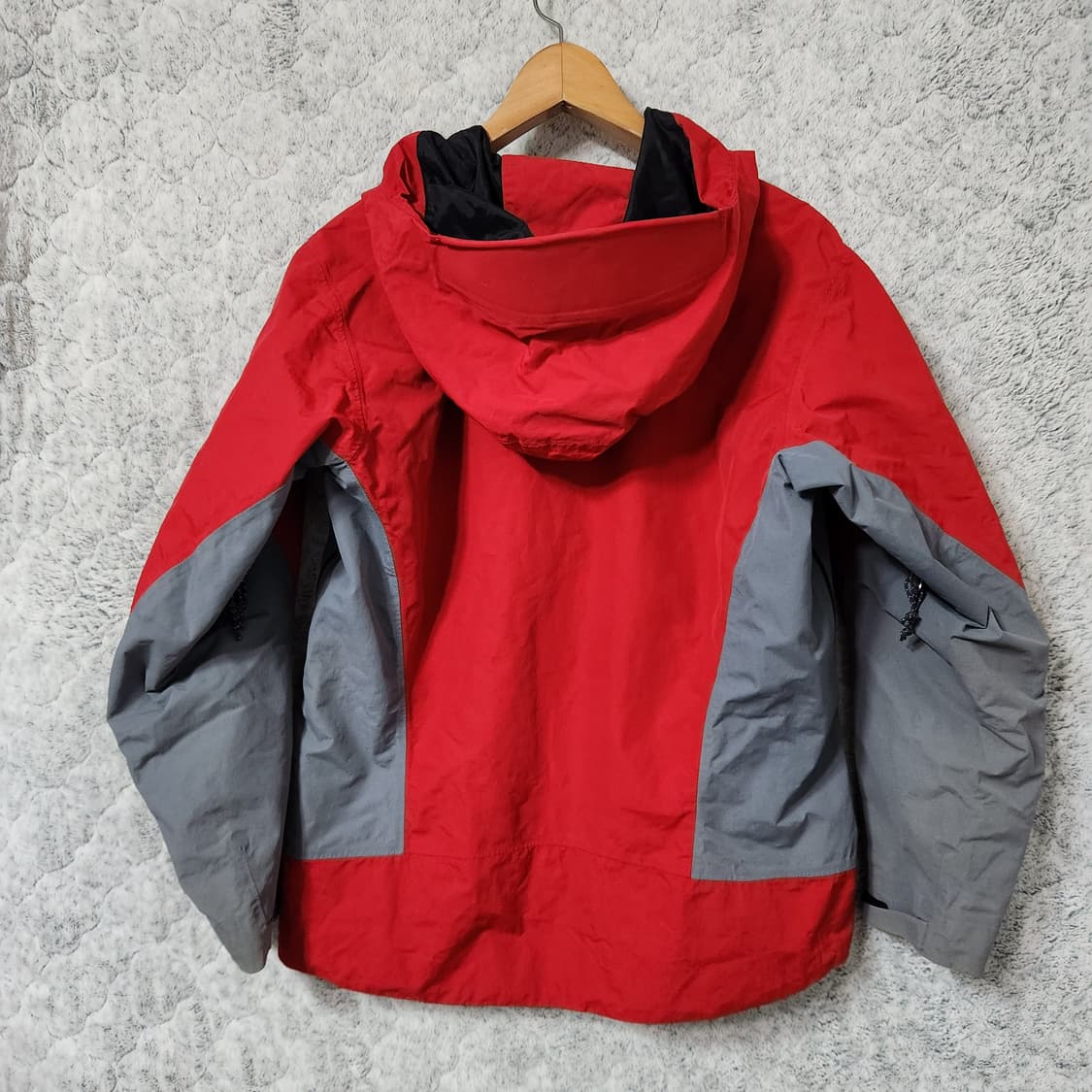 H841 [S] 마운틴하드웨어 여성 바람막이 점퍼
 상품이미지6