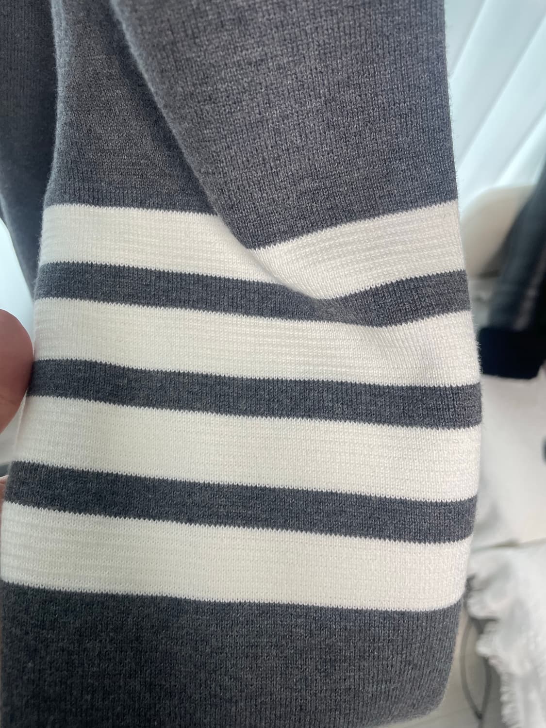 톰브라운 밀라노스티치 사선 니트 4사이즈 상품이미지3