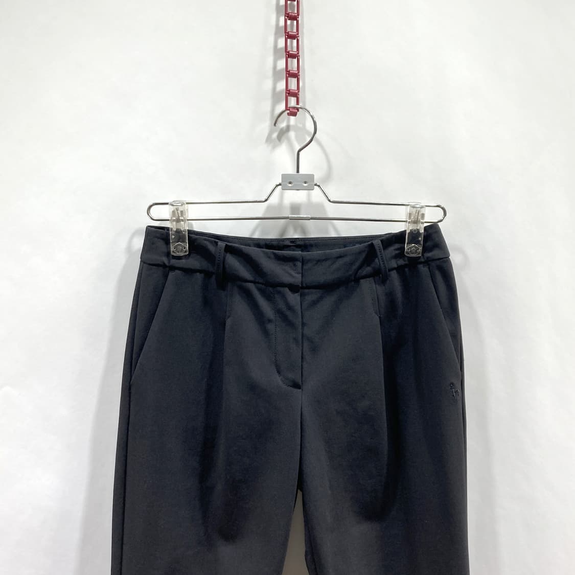 헤지스 여성 원턱 골프팬츠 블랙 26  상품이미지2