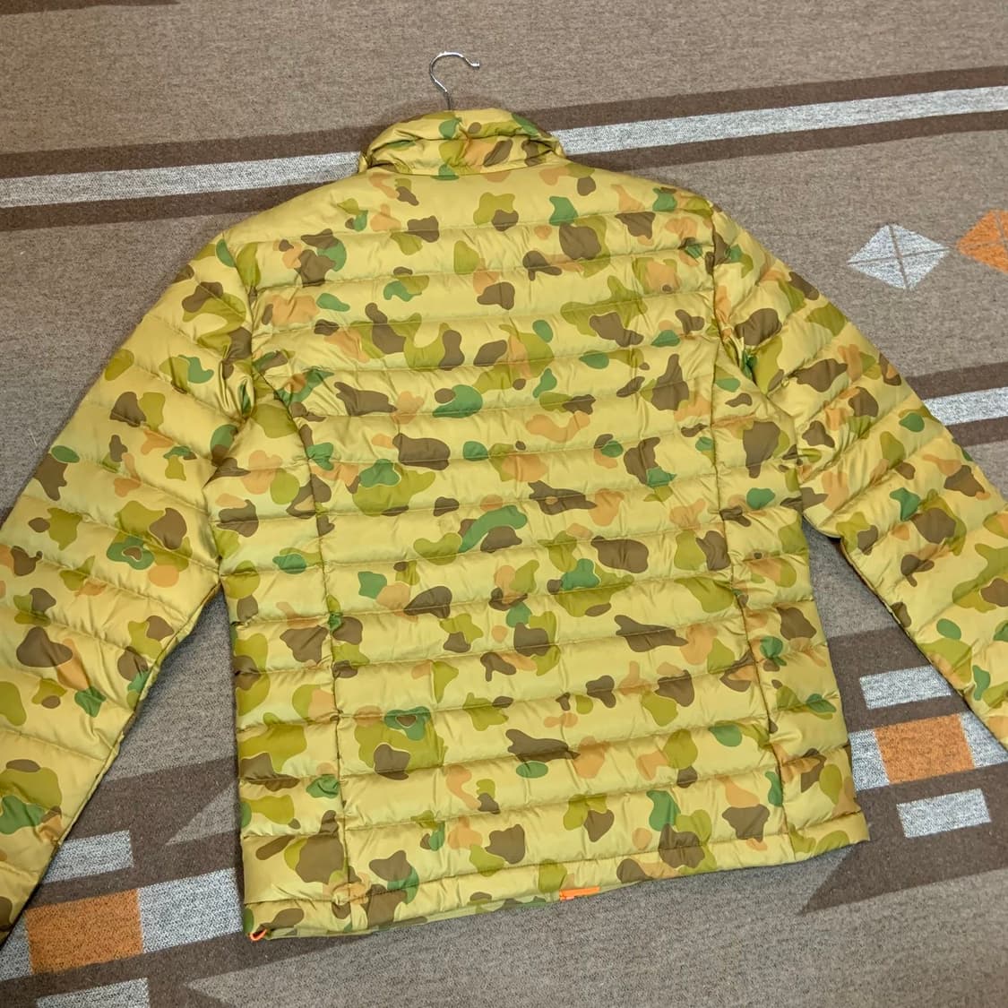 아디다스 카모 구스다운 경량패딩 XL 상품이미지4