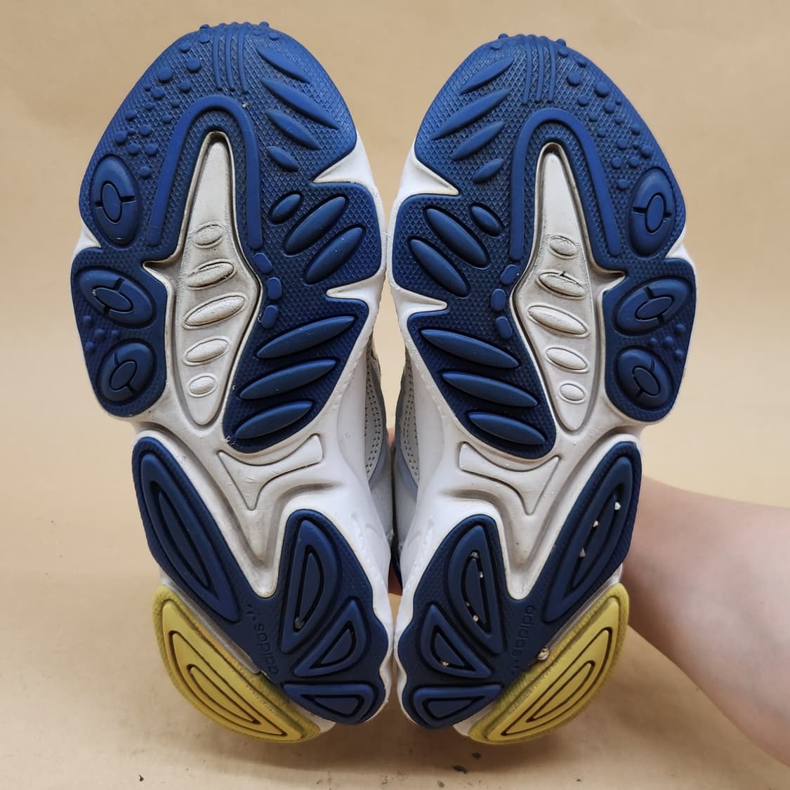 아디다스 오즈위고 여성운동화230 상품이미지3