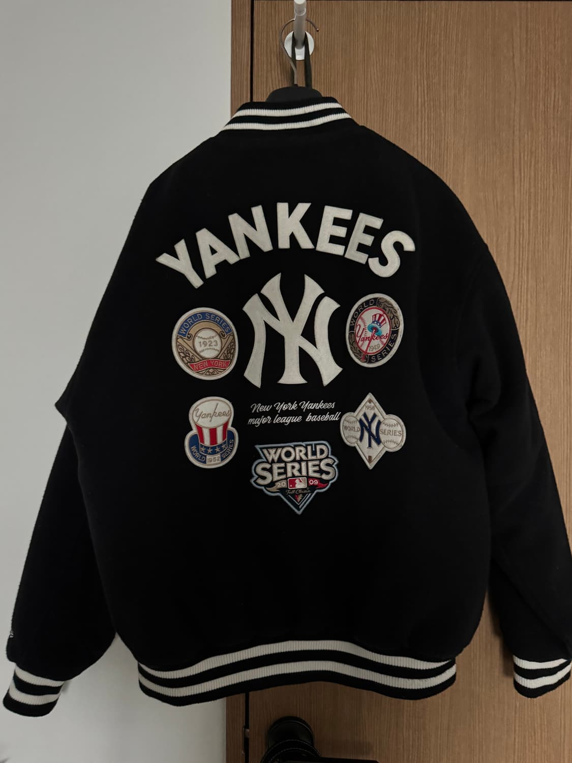 뉴에라 MLB  Yankees 야구 점퍼 블랙 상품이미지3