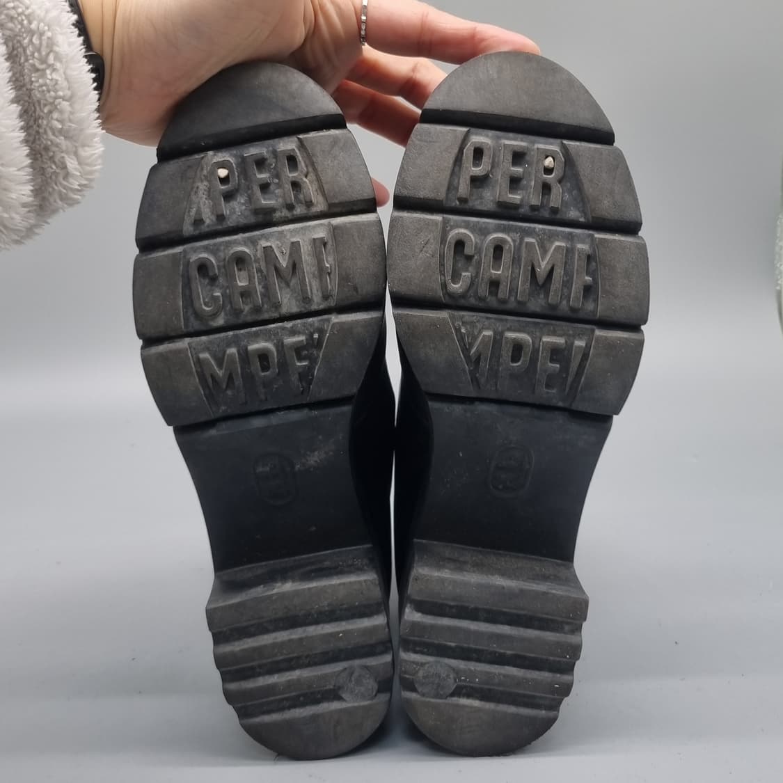 캠퍼 레더 여성앵클부츠37 235 굽6 상품이미지3