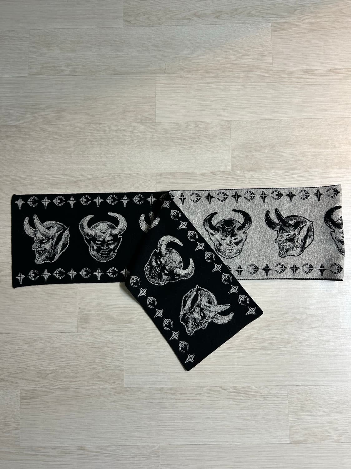 Thug club Satan Muffler 상품이미지3