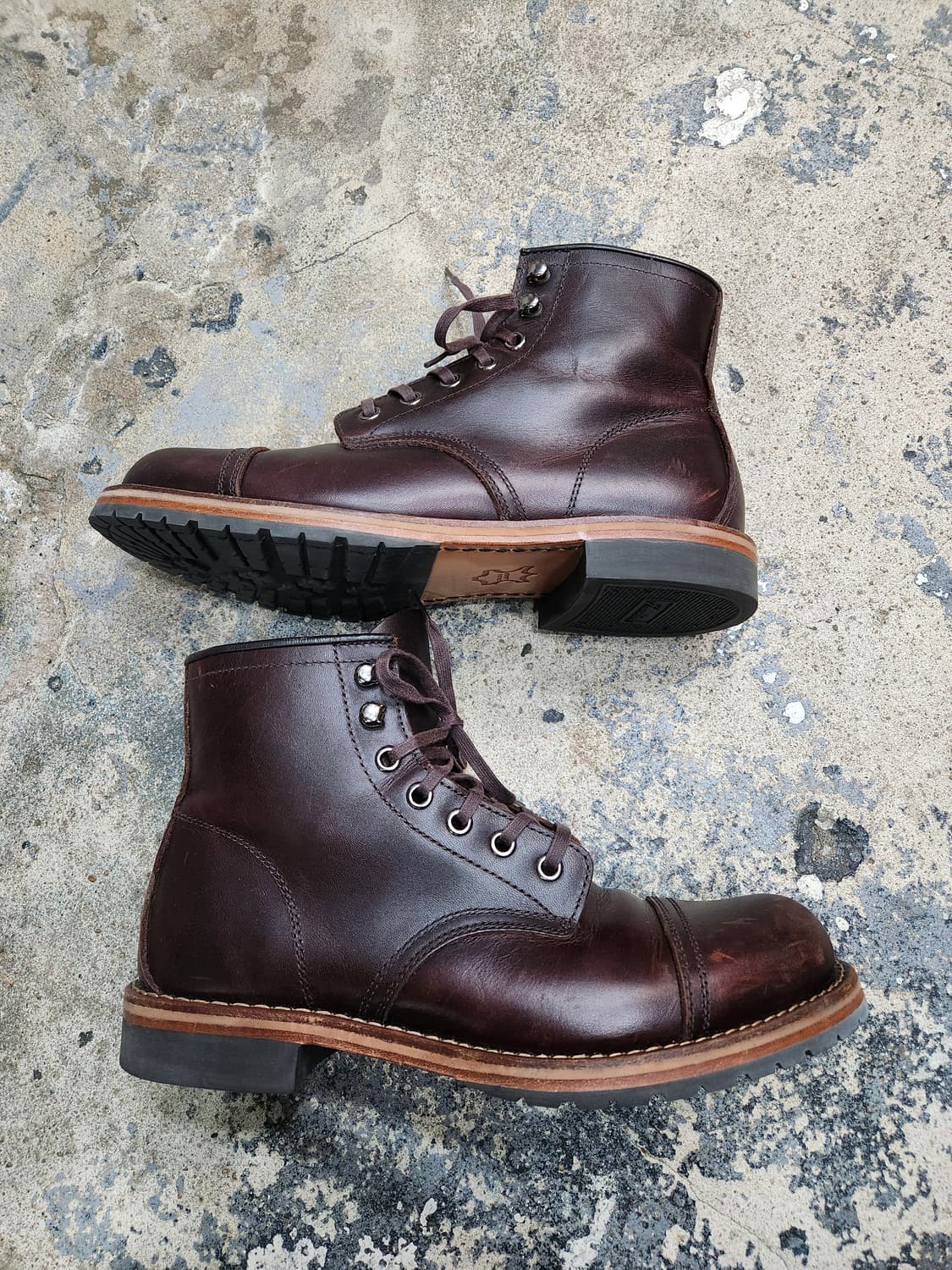 호킨스 에스팁 가죽 부츠
​
 상품이미지2