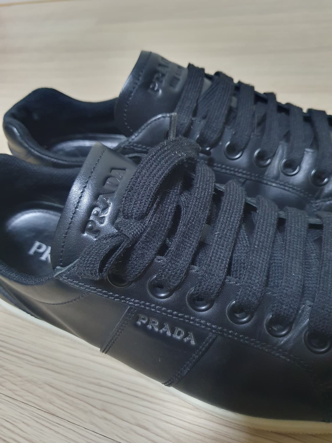 프라다 블랙 레더 스니커즈 270~75 상품이미지7