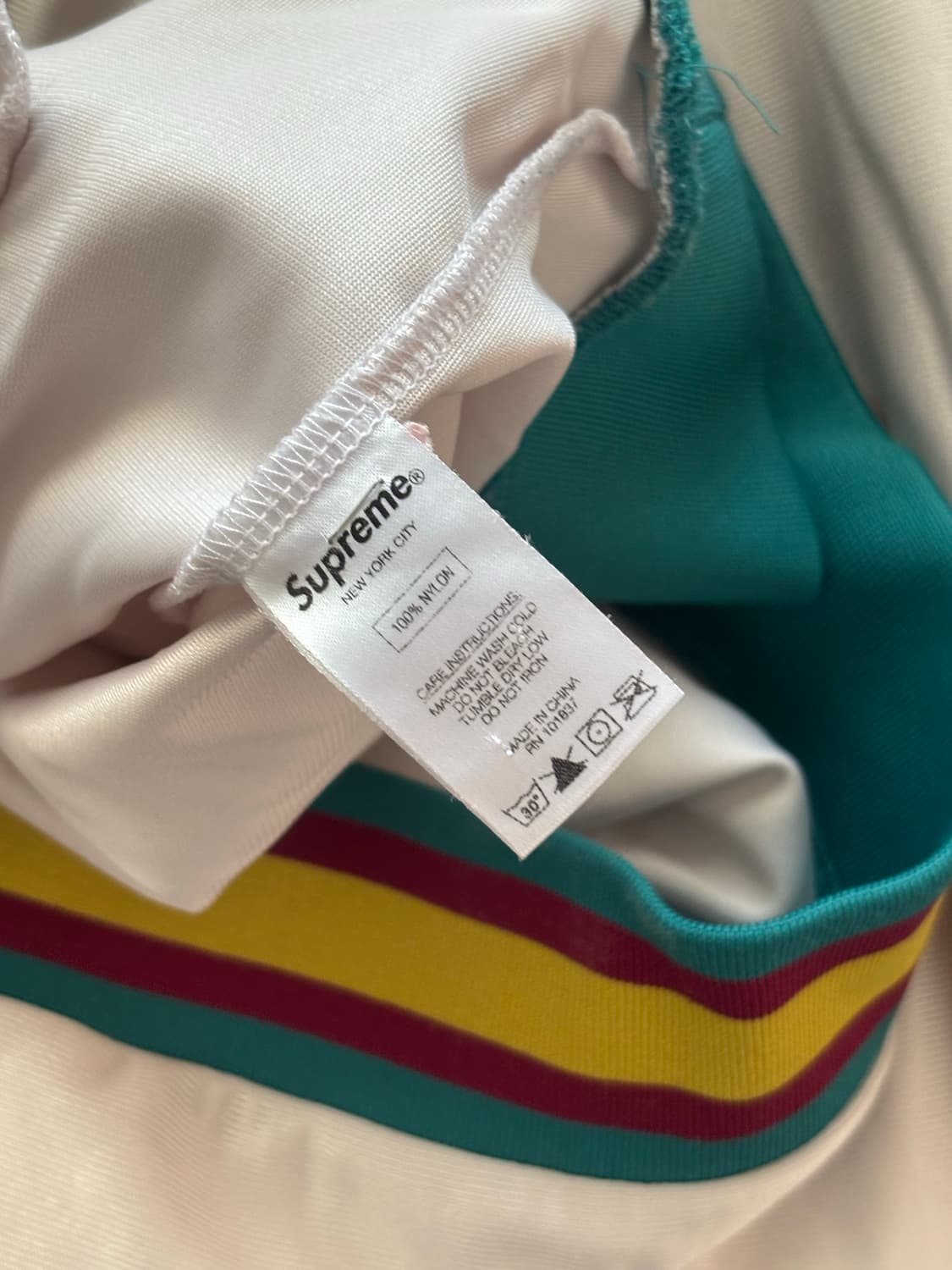 슈프림 브이넥 상품이미지4