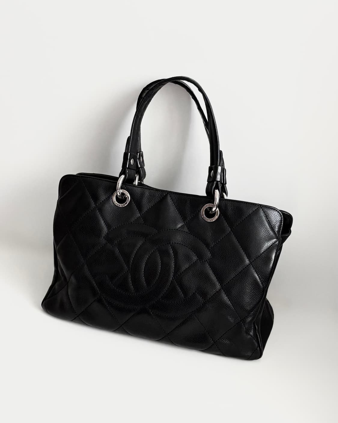 CHANEL QUILTED CAVIAR TOTE BAG 샤넬 퀄팅 캐비어 상품이미지3
