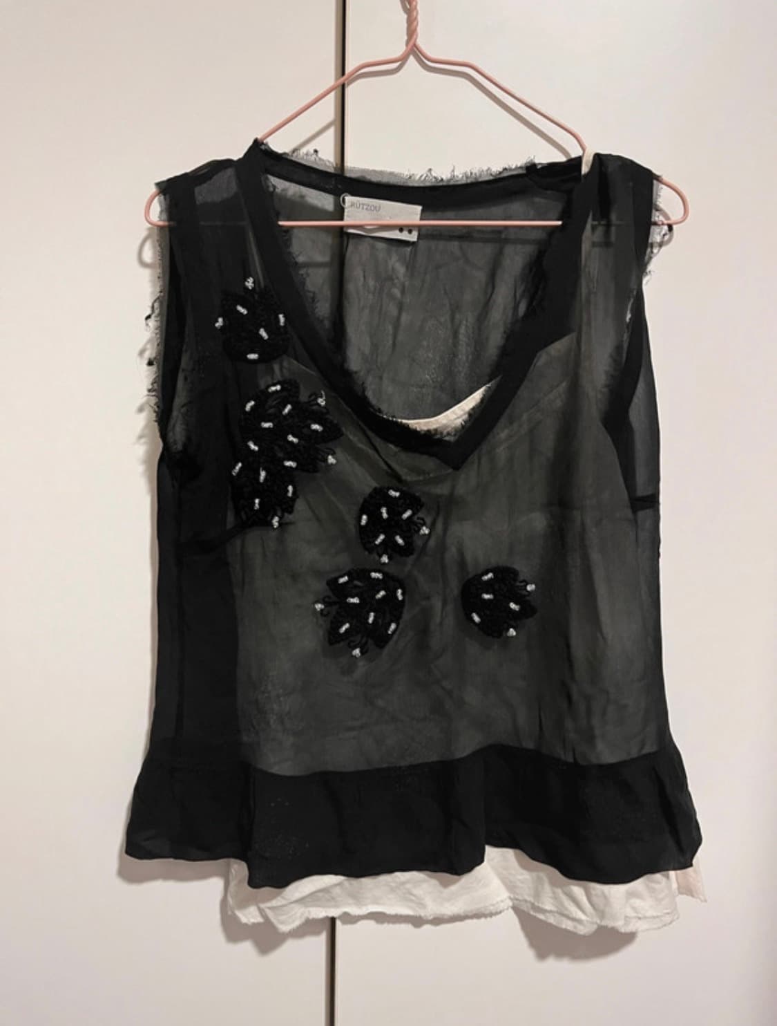 RüTZOU 빈티지 블랙 플라워 장식 시스루 블라우스 탑 상품이미지1