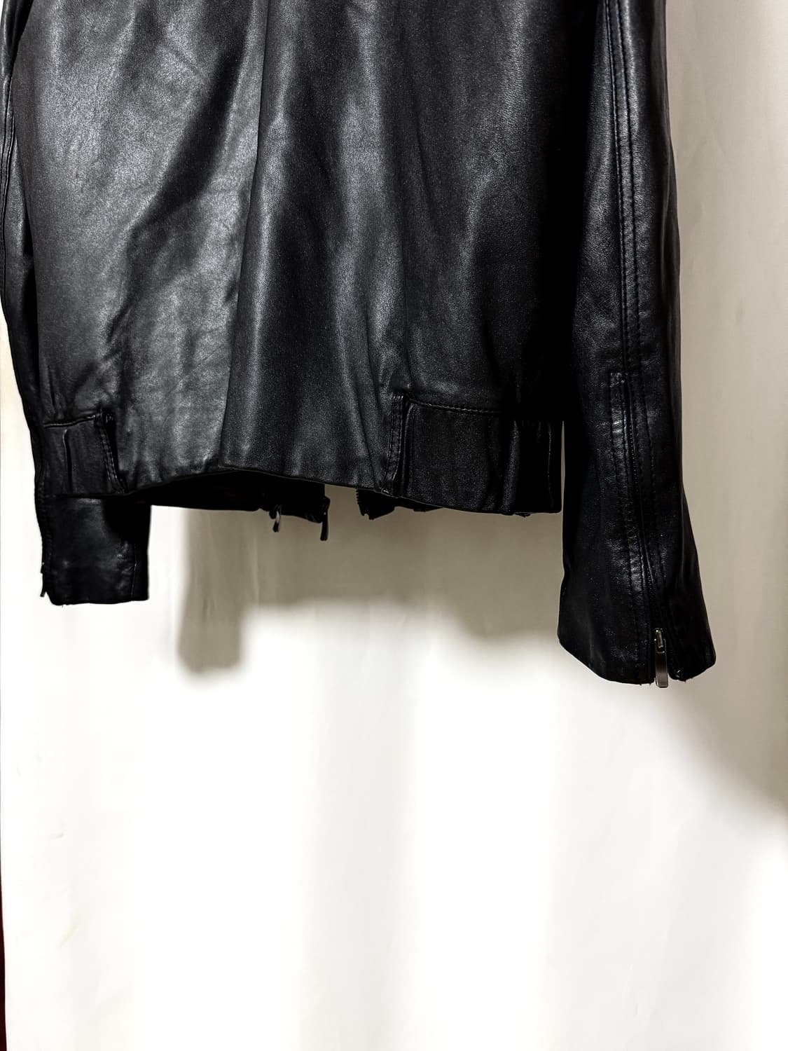 우영미 더블레이어 2zip 램스킨 후드 라이더자켓 상품이미지8