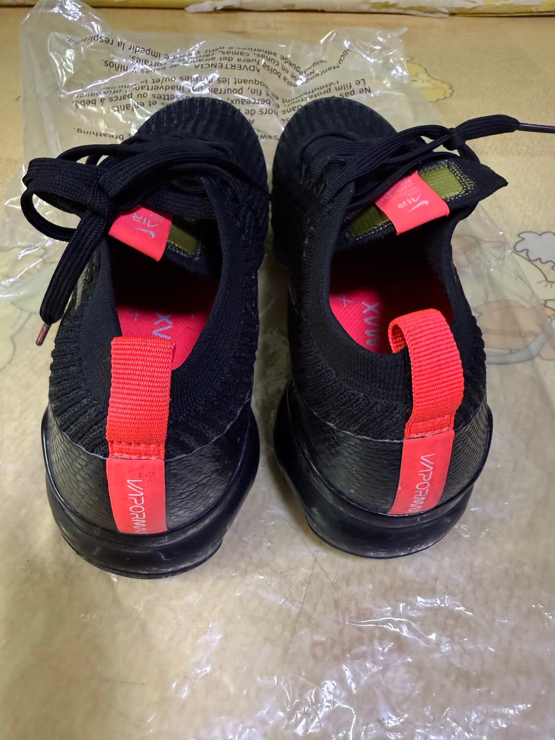 안냐세여 나이키 베이퍼맥스 플라이니트3 블랙 스네이크스킨 265판매합니다 상품이미지3