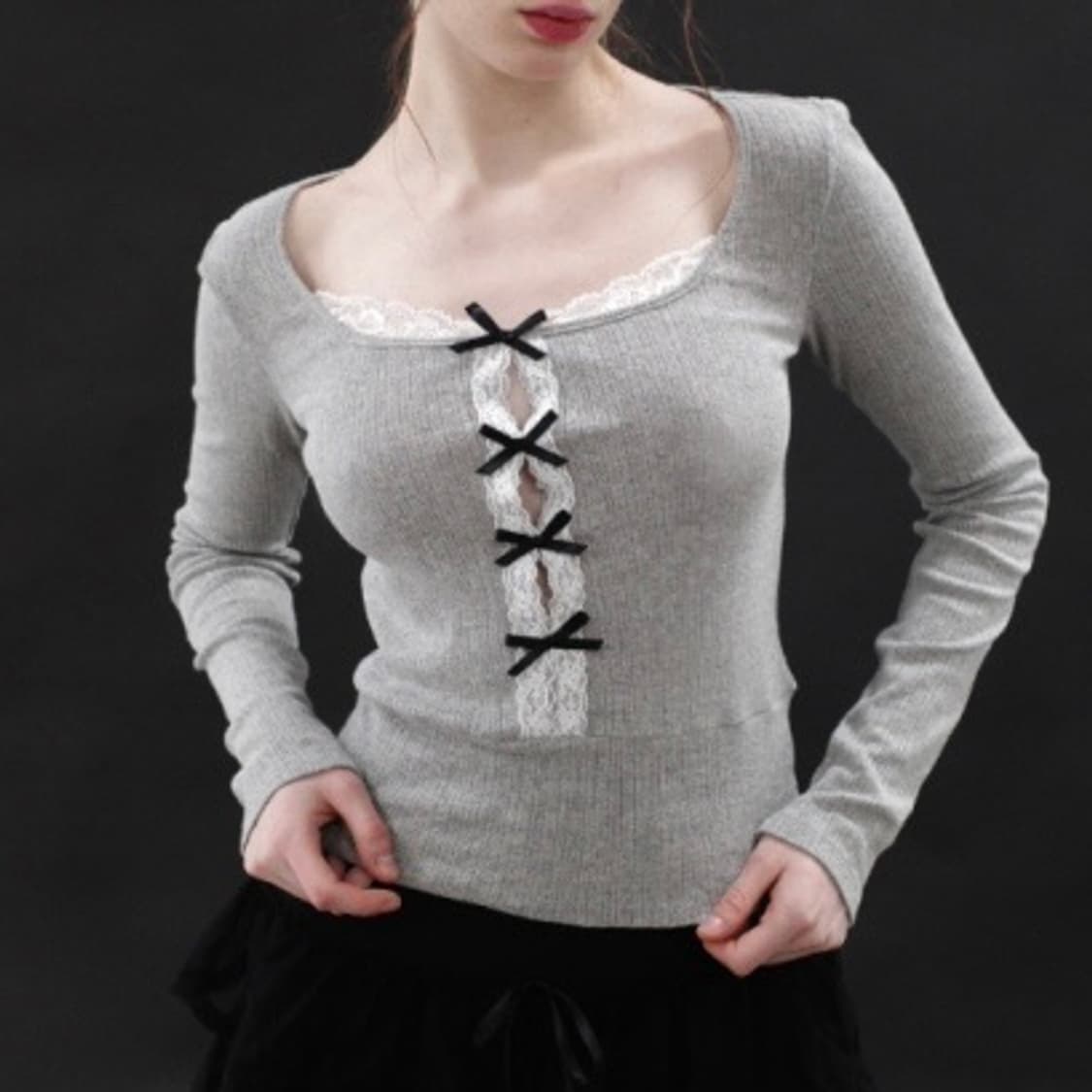 드라이로즈 SPRING HOLE RIBBON TOP GRAY 상품이미지1
