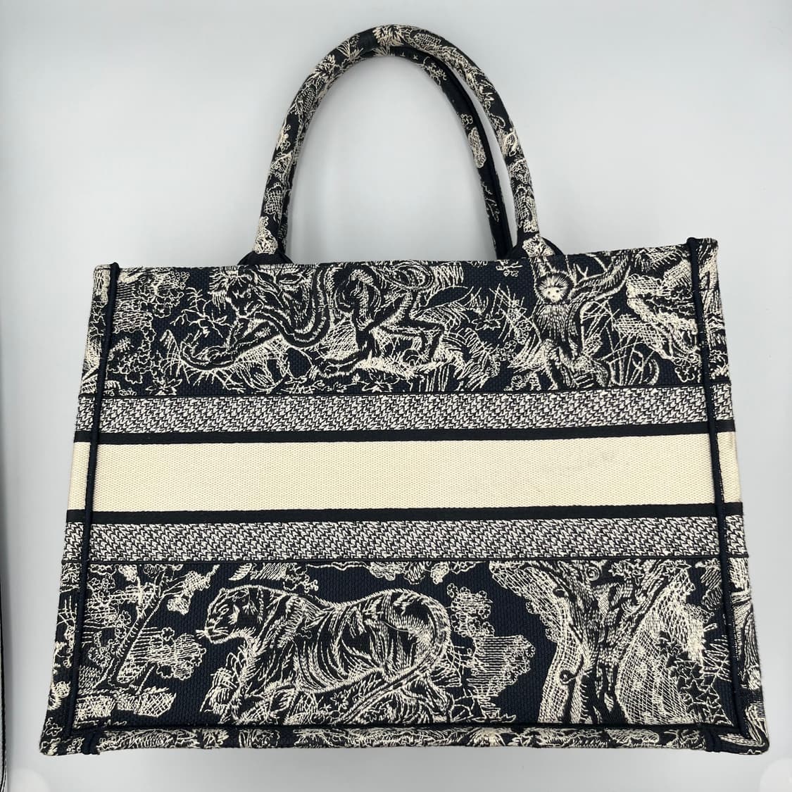 디올 뜨왈드주이 북토트백 뉴미듐 상품이미지3