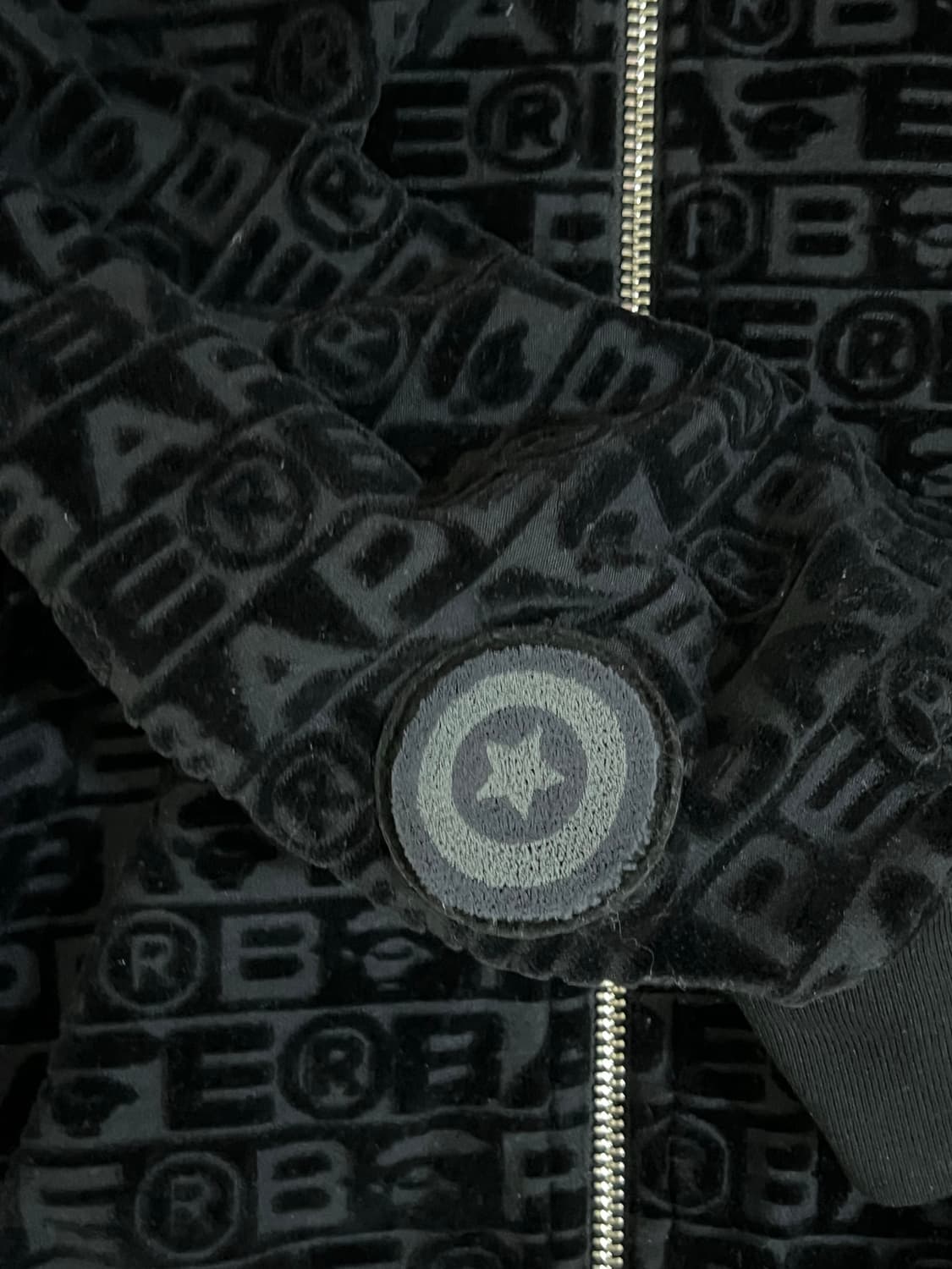 베이프 벨벳 샤크 패턴 후드집업 상품이미지7