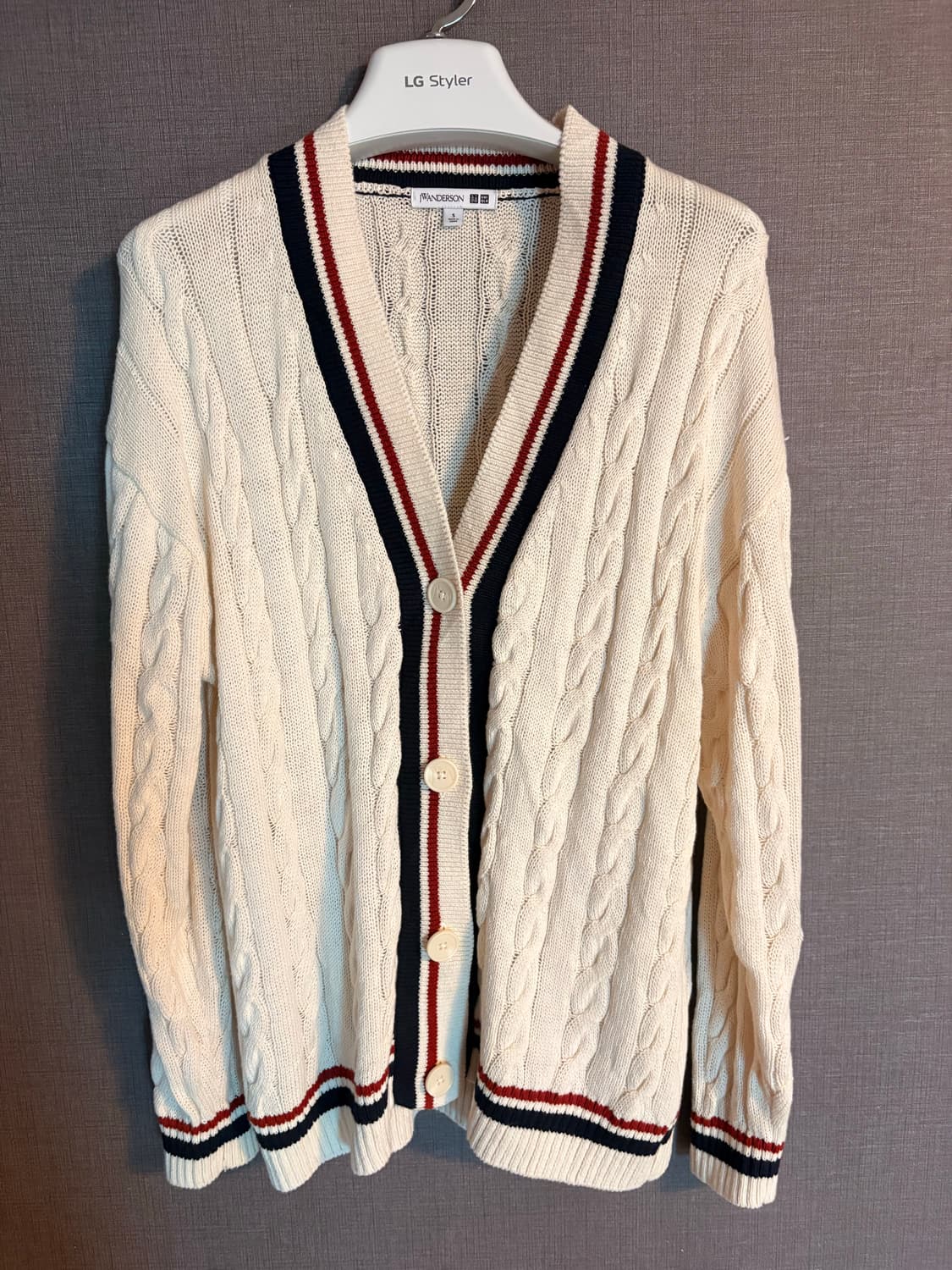 JW Anderson x UNIQLO 아이보리 꽈배기 가디건 상품이미지1