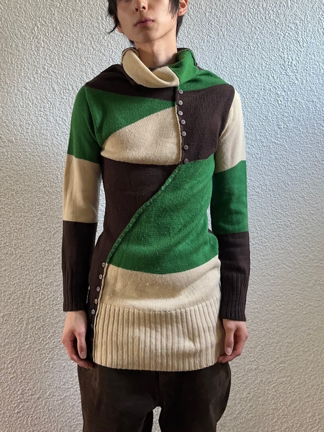 커브드 라인 패치워크 하이넥 니트 상품이미지4