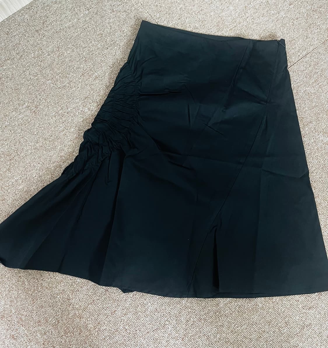 론론 미들 언발란스 블랙 스커트 상품이미지2