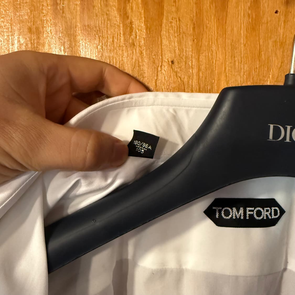 톰포드 화이트 드레스 셔츠 판매 합니다. 상품이미지5