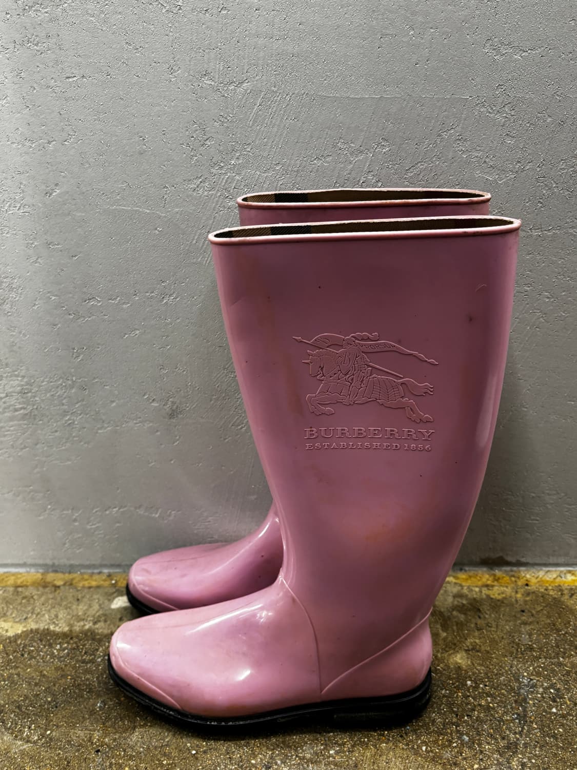 버버리 핑크 레인 부츠 235 상품이미지3