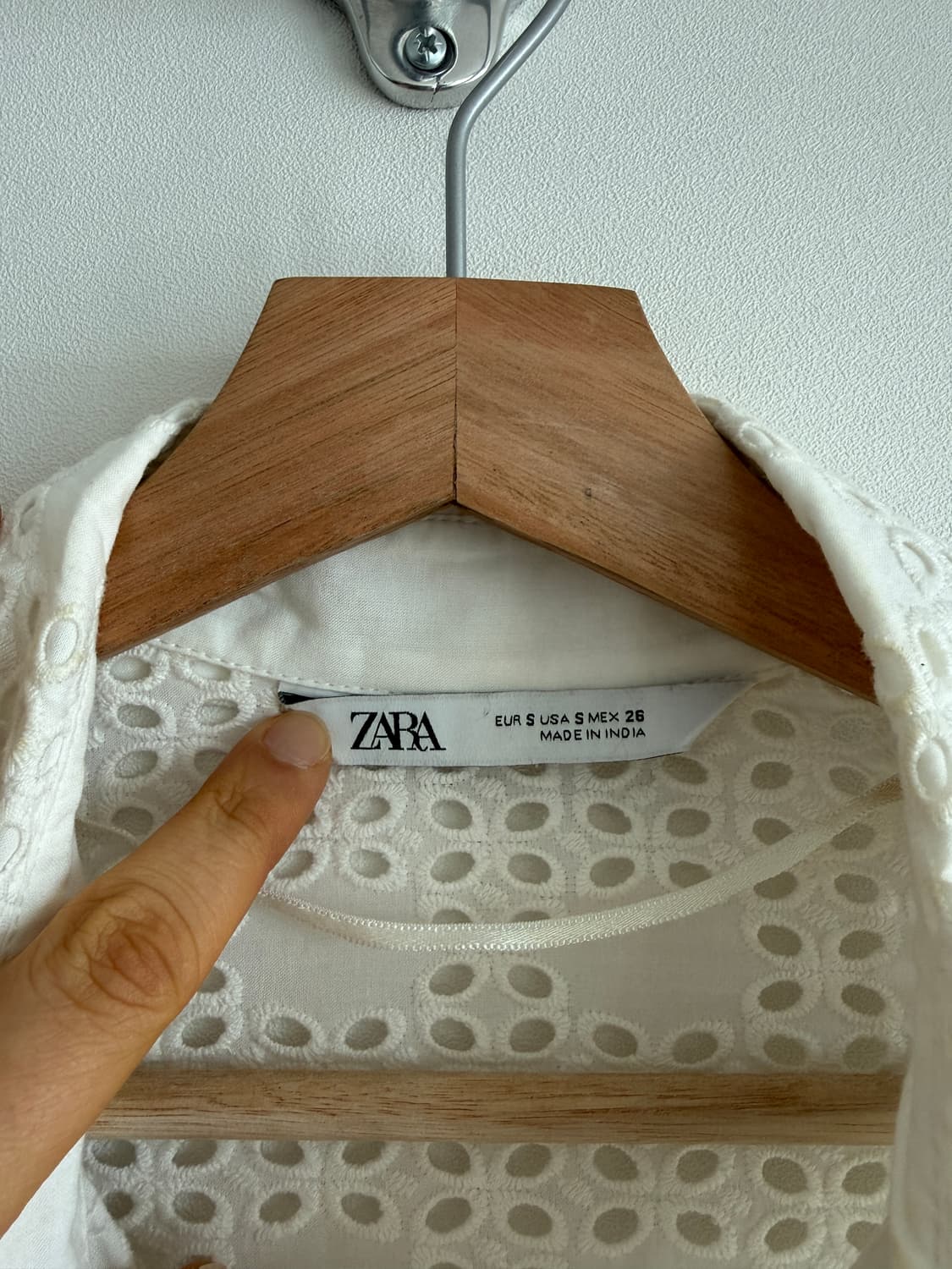 자라(ZARA) 펀칭 크로셰 코튼 롱 셔츠 상품이미지5