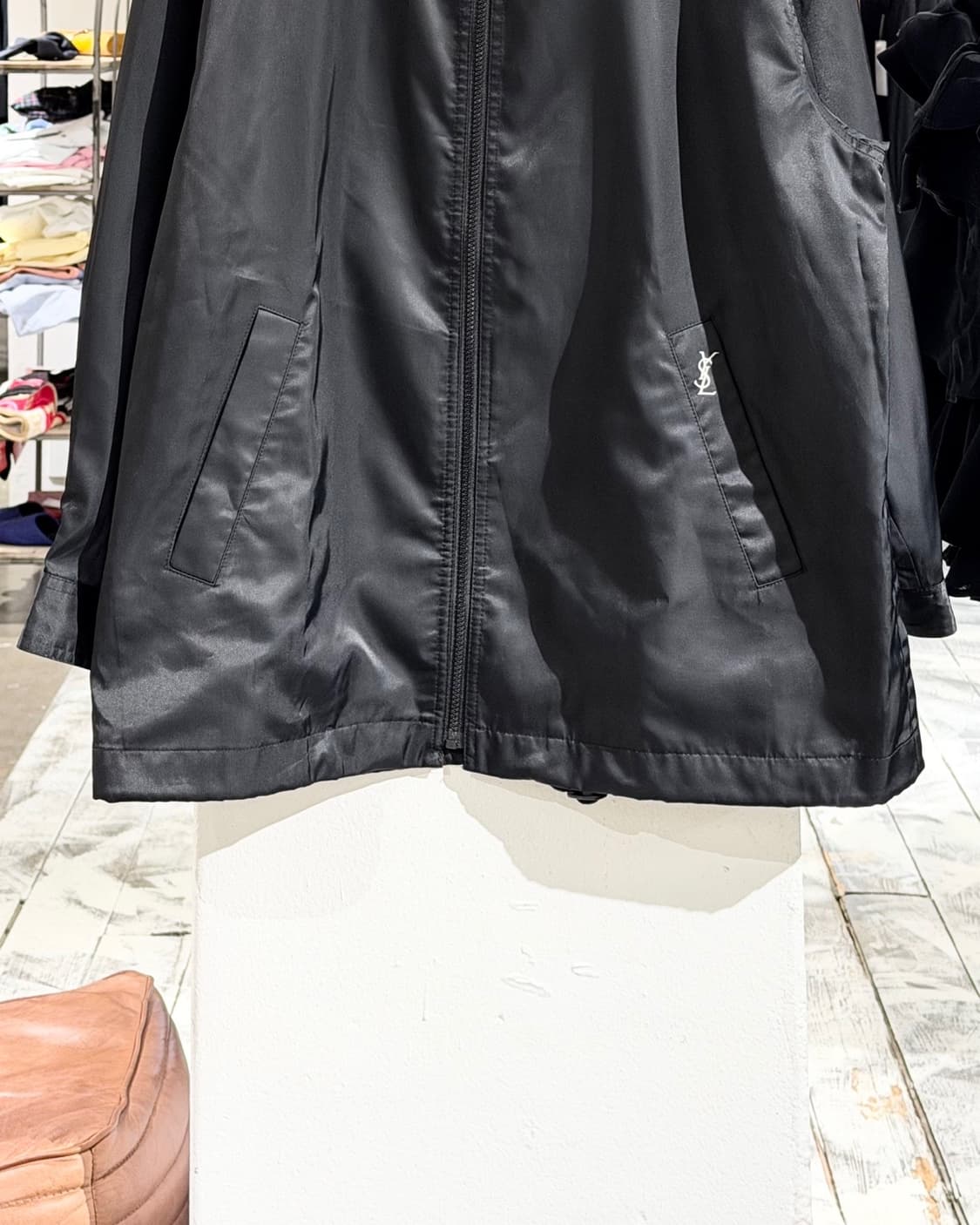 이브 생로랑 뿌르 옴므 블랙 레터링 봄버 점퍼 상품이미지6