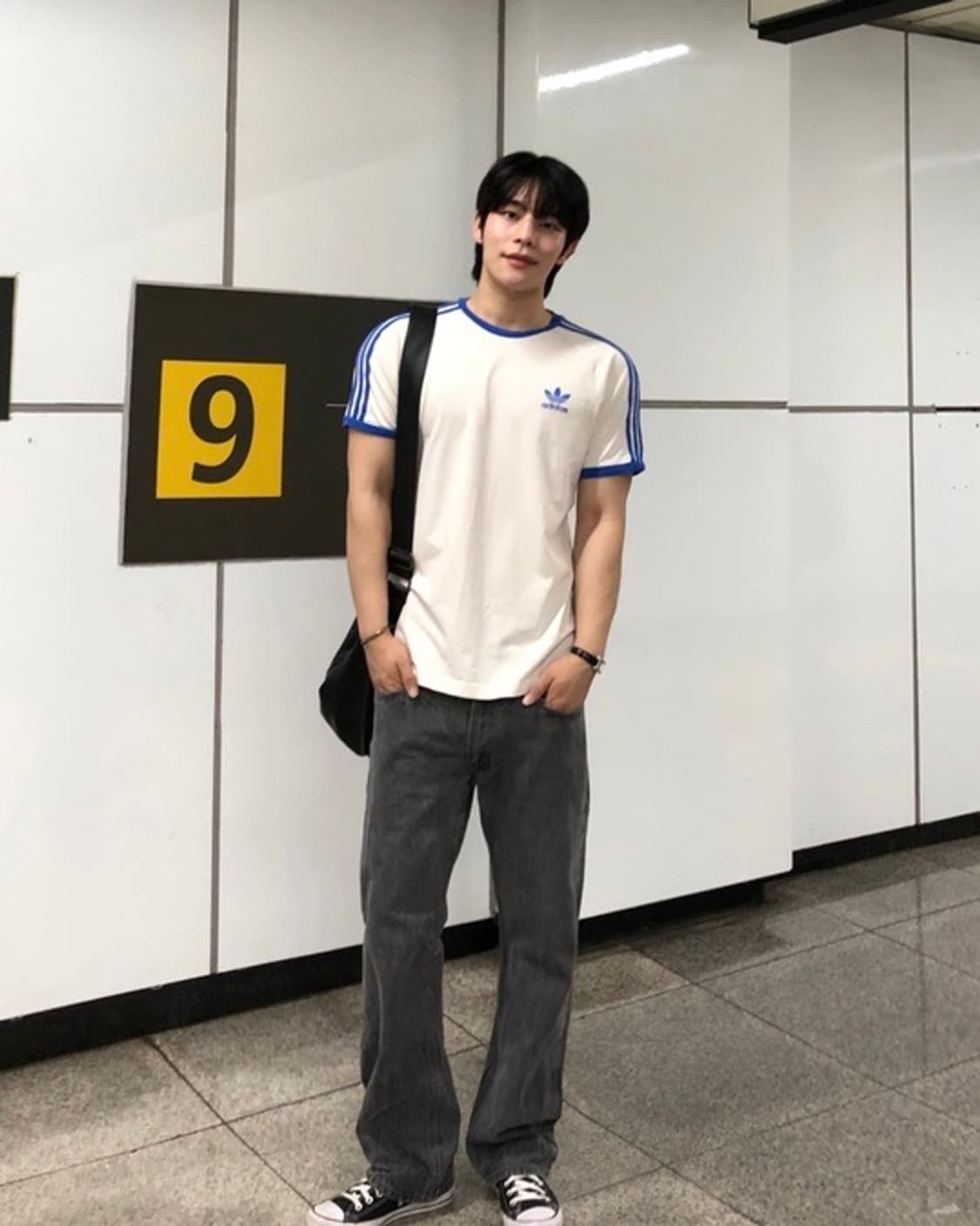 아디다스 정품 링거티 3stripes 반팔 코발트 블루 상품이미지1
