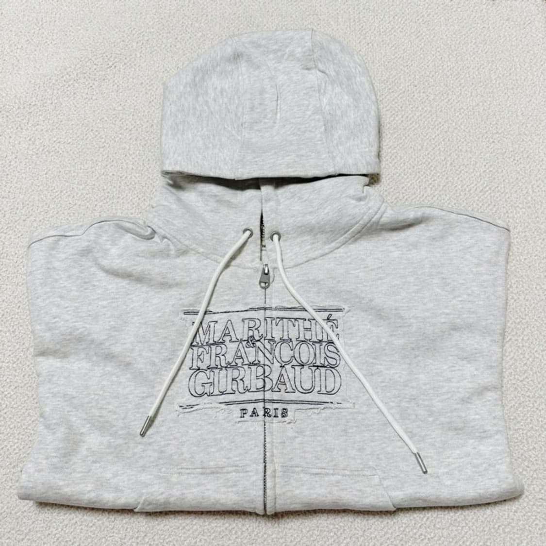 마리떼 클래식 로고 크롭 후드집업 상품이미지1